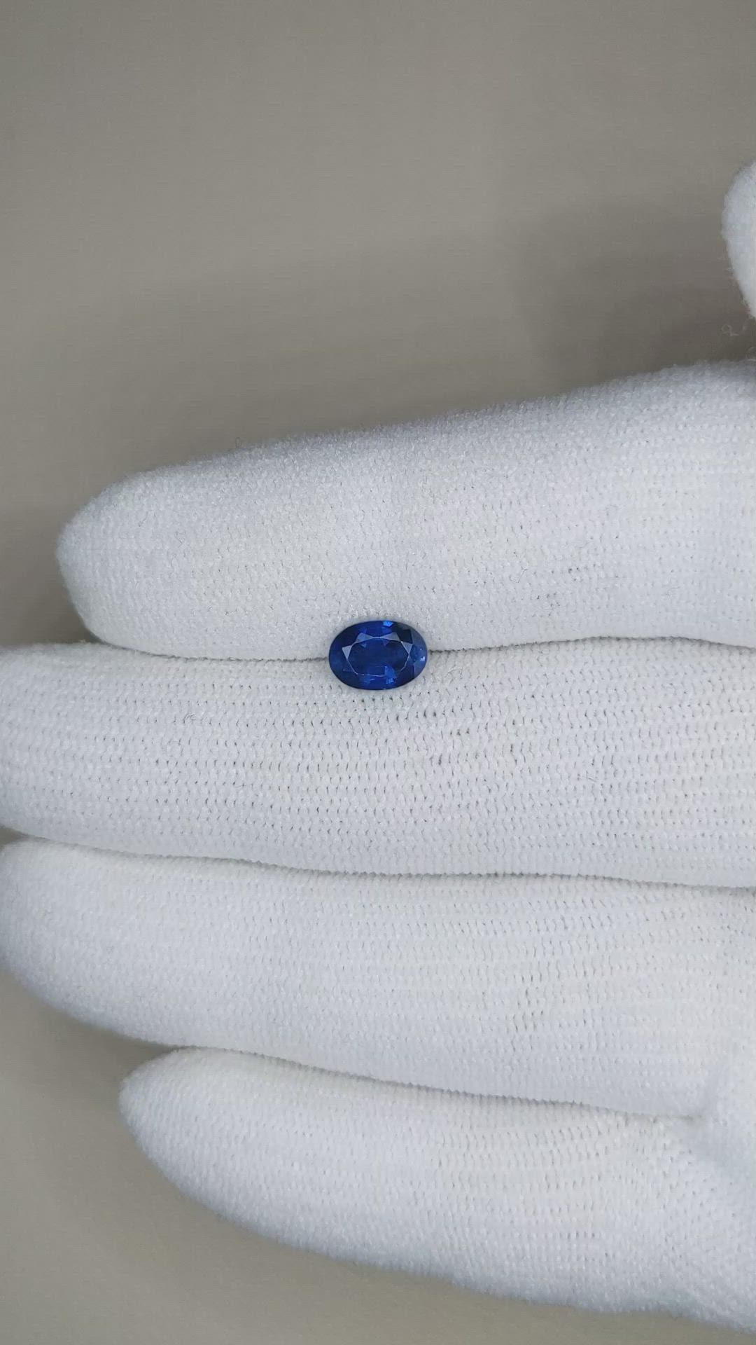 1.27 Ct. Blue Sapphire from Ceylon (Sri Lanka) Size Video