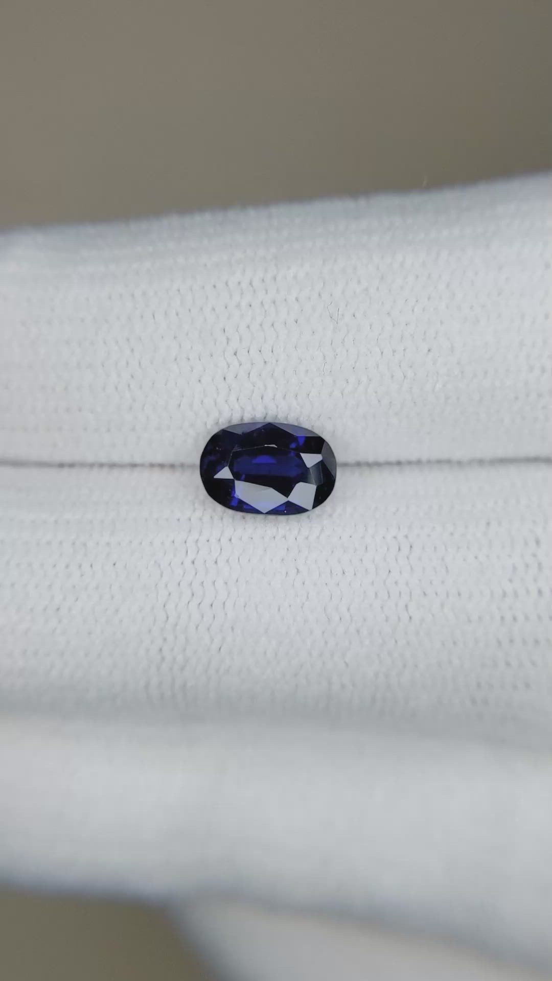 1.14 Ct. Blue Sapphire from Ceylon (Sri Lanka) Size Video