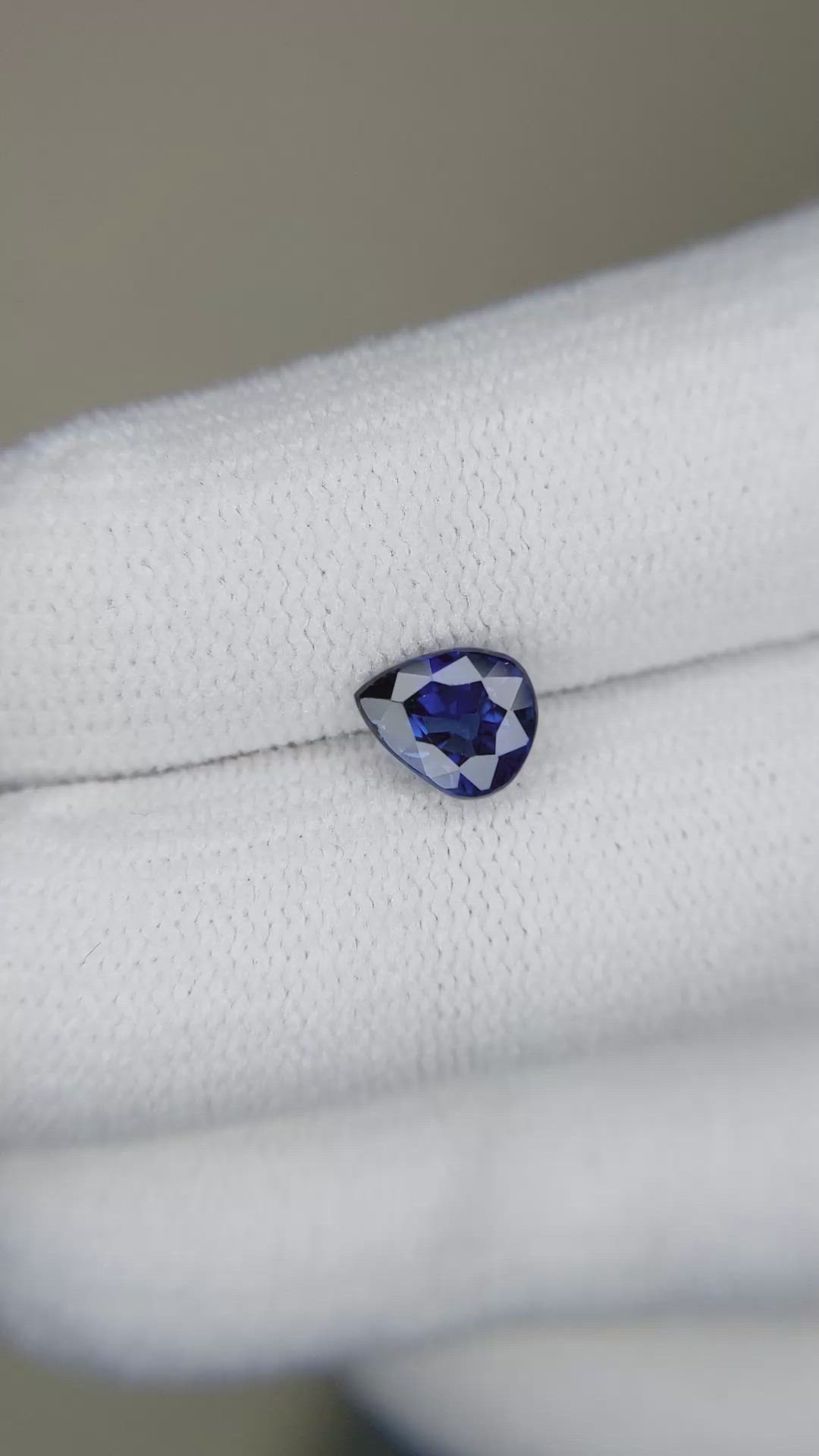 0.99 Ct. Blue Sapphire from Ceylon (Sri Lanka) Size Video