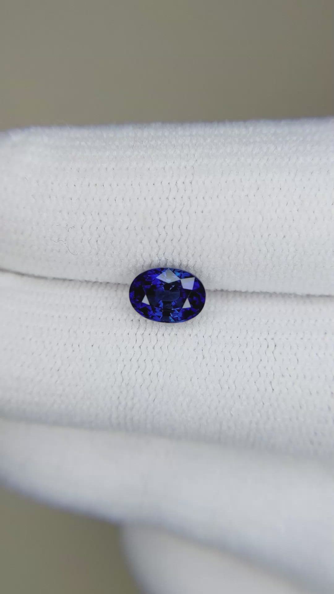 1.10 Ct. Blue Sapphire from Ceylon (Sri Lanka) Size Video
