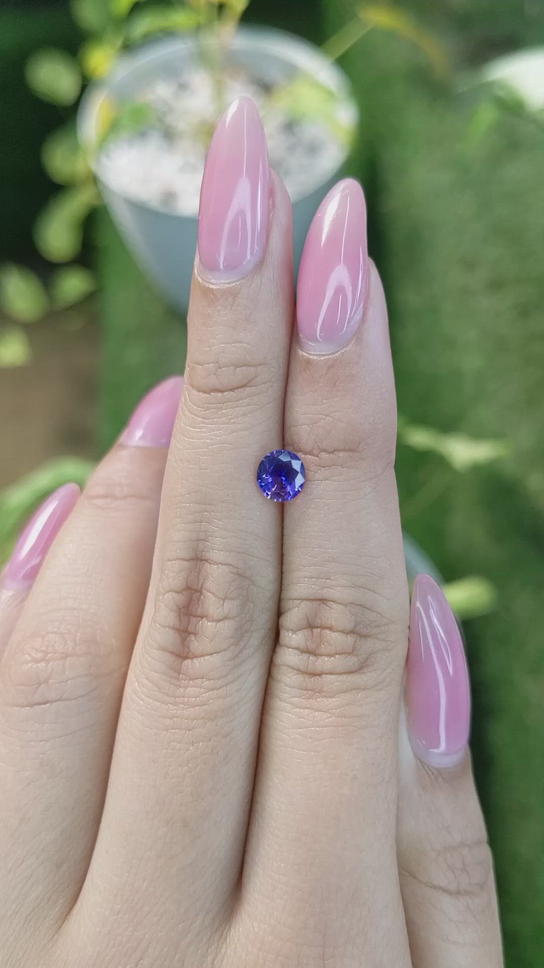 0.83 Ct. Bi Color Sapphire from Ceylon (Sri Lanka) Size Video