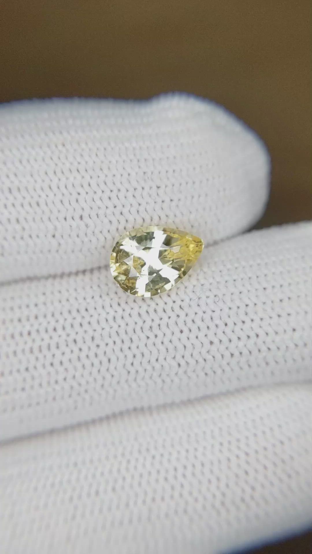 2.13 Ct. Yellow Sapphire from Ceylon (Sri Lanka) Size Video