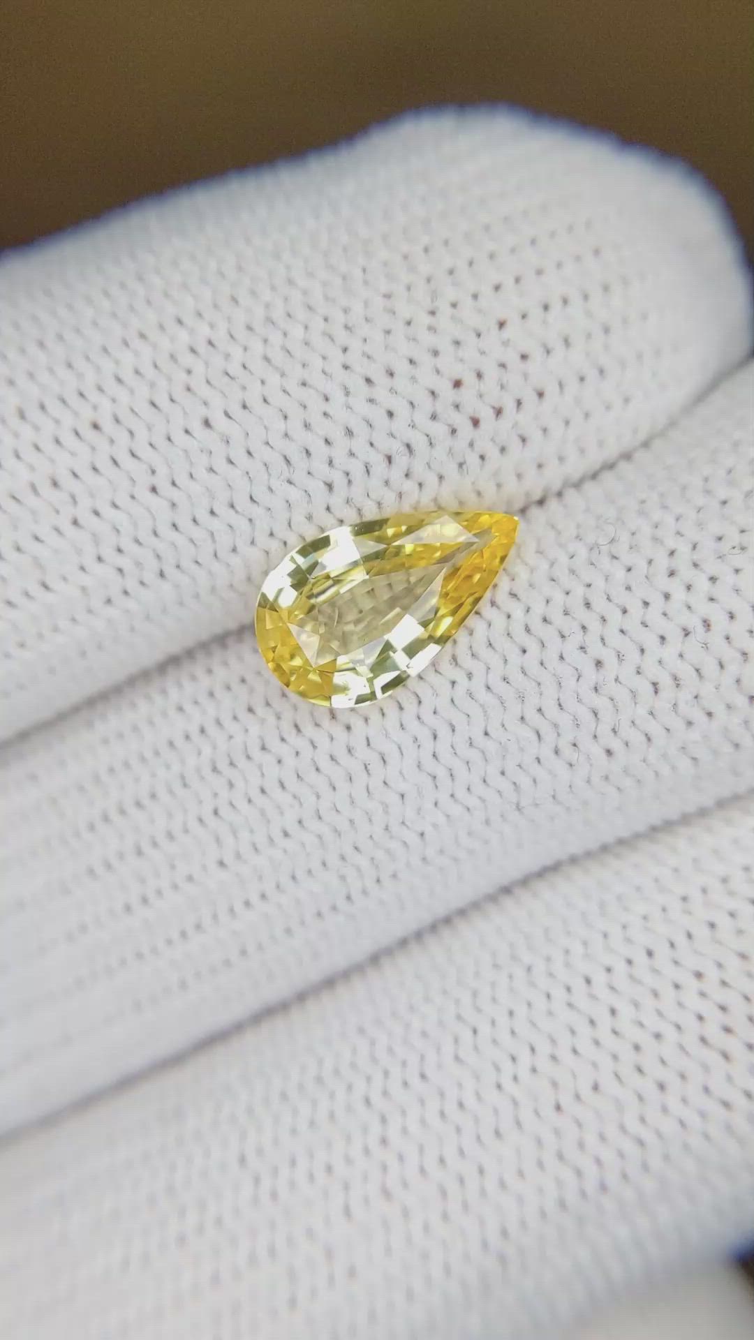 2.17 Ct. Yellow Sapphire from Ceylon (Sri Lanka) Size Video
