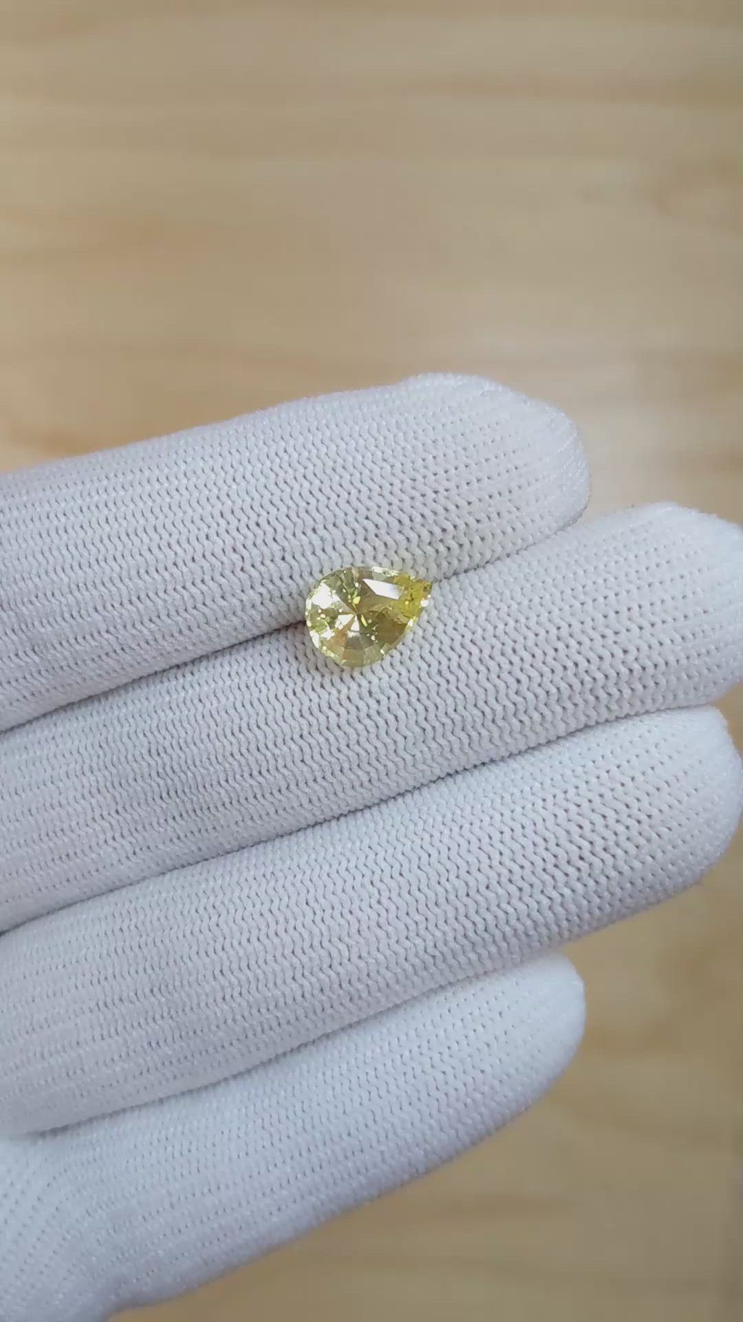 3.21 Ct. Yellow Sapphire from Ceylon (Sri Lanka) Size Video