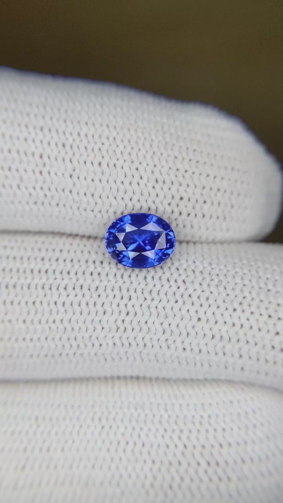 1.51 Ct. Blue Sapphire from Ceylon (Sri Lanka) Size Video