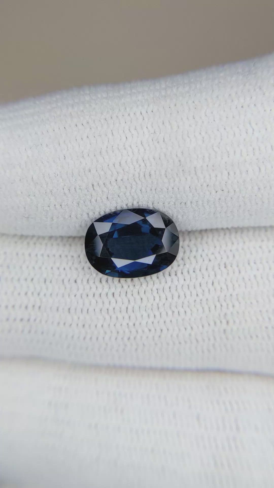 2.89 Ct. Blue Sapphire from Ceylon (Sri Lanka) Size Video