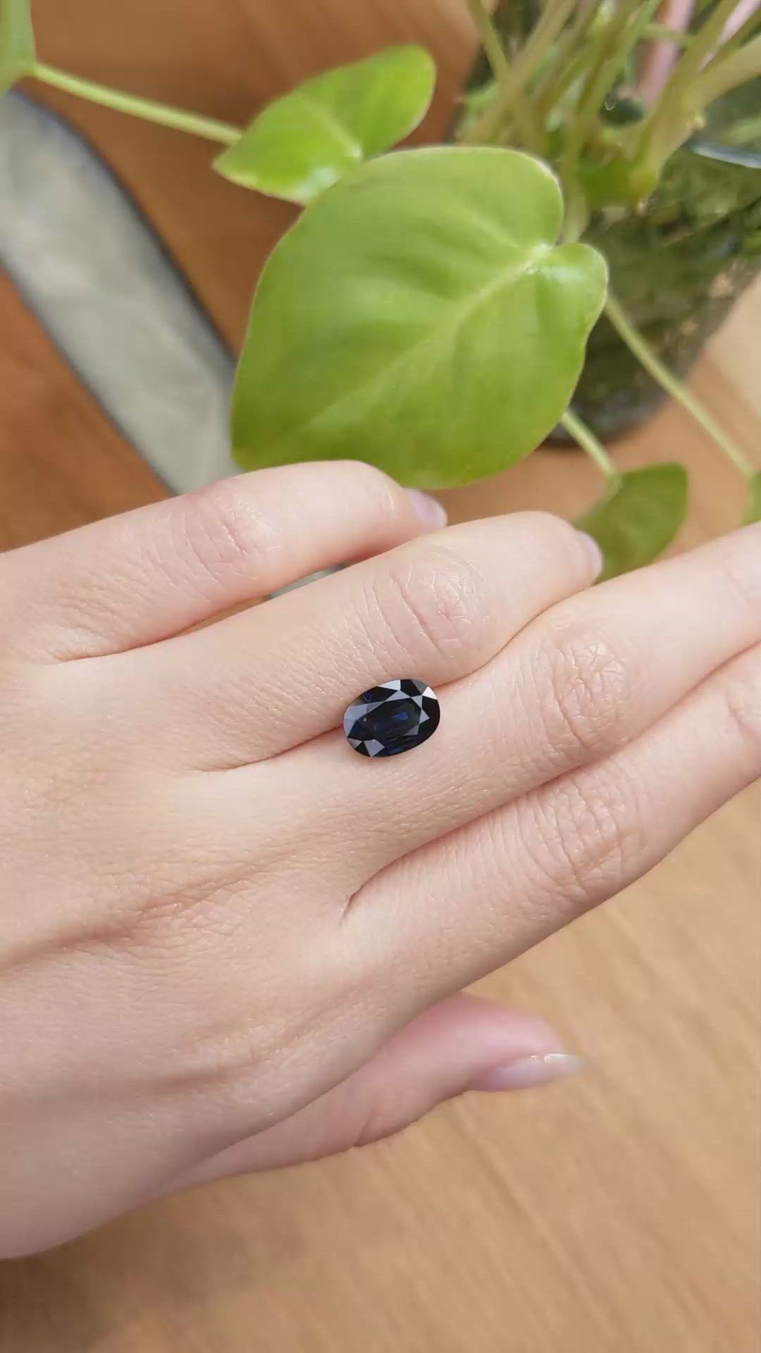 2.89 Ct. Blue Sapphire from Ceylon (Sri Lanka) Size Video