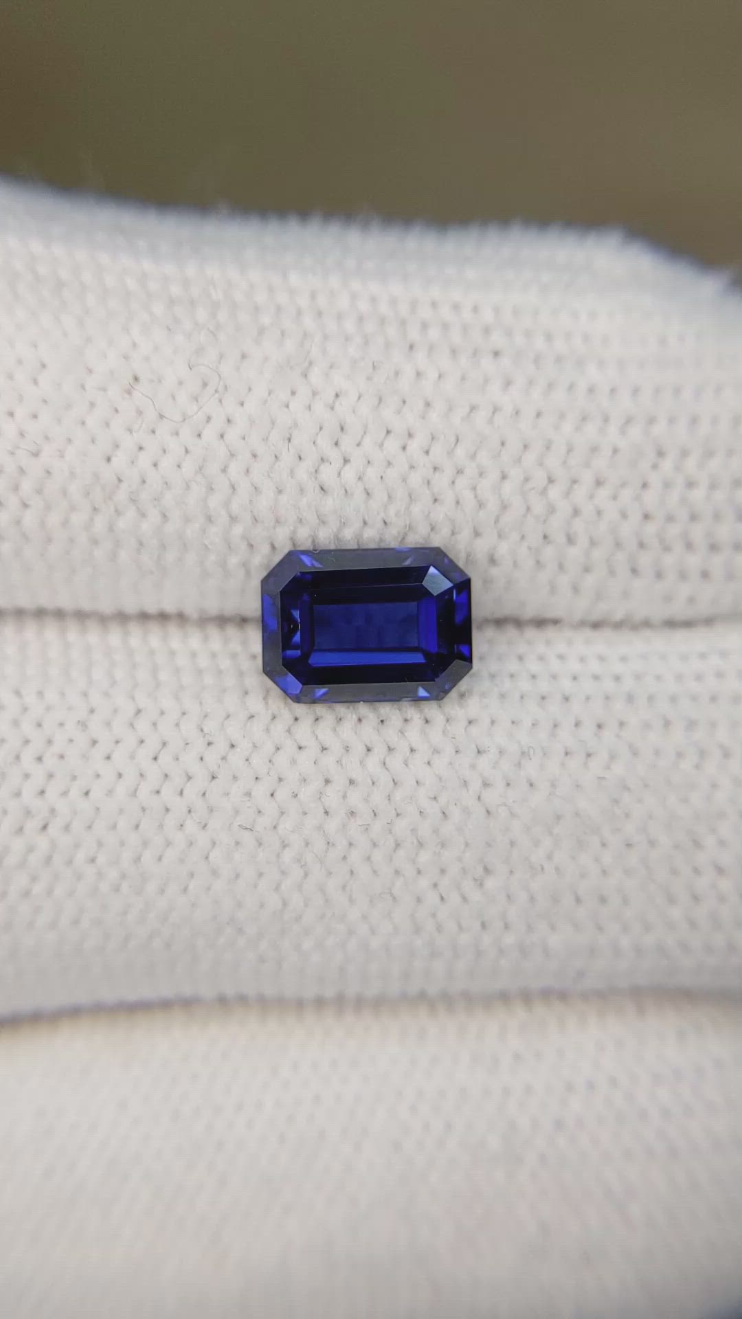 2.93 Ct. Blue Sapphire from Ceylon (Sri Lanka) Size Video