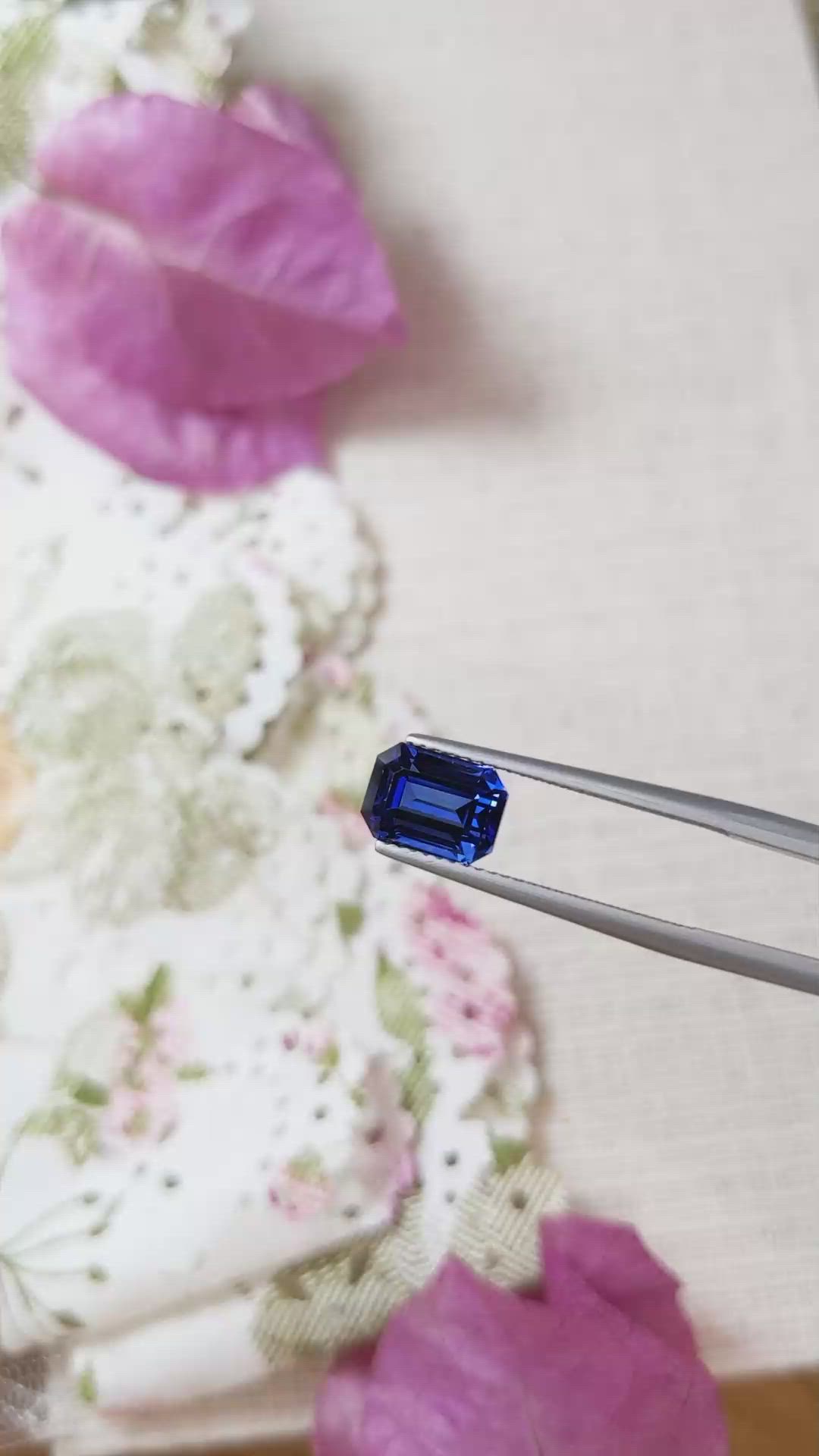 2.93 Ct. Blue Sapphire from Ceylon (Sri Lanka) Size Video