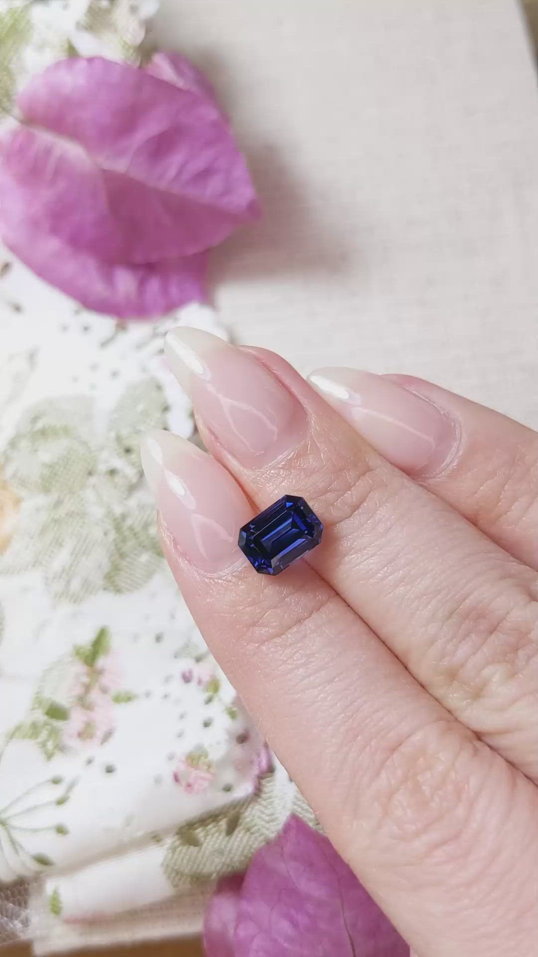 2.93 Ct. Blue Sapphire from Ceylon (Sri Lanka) Size Video