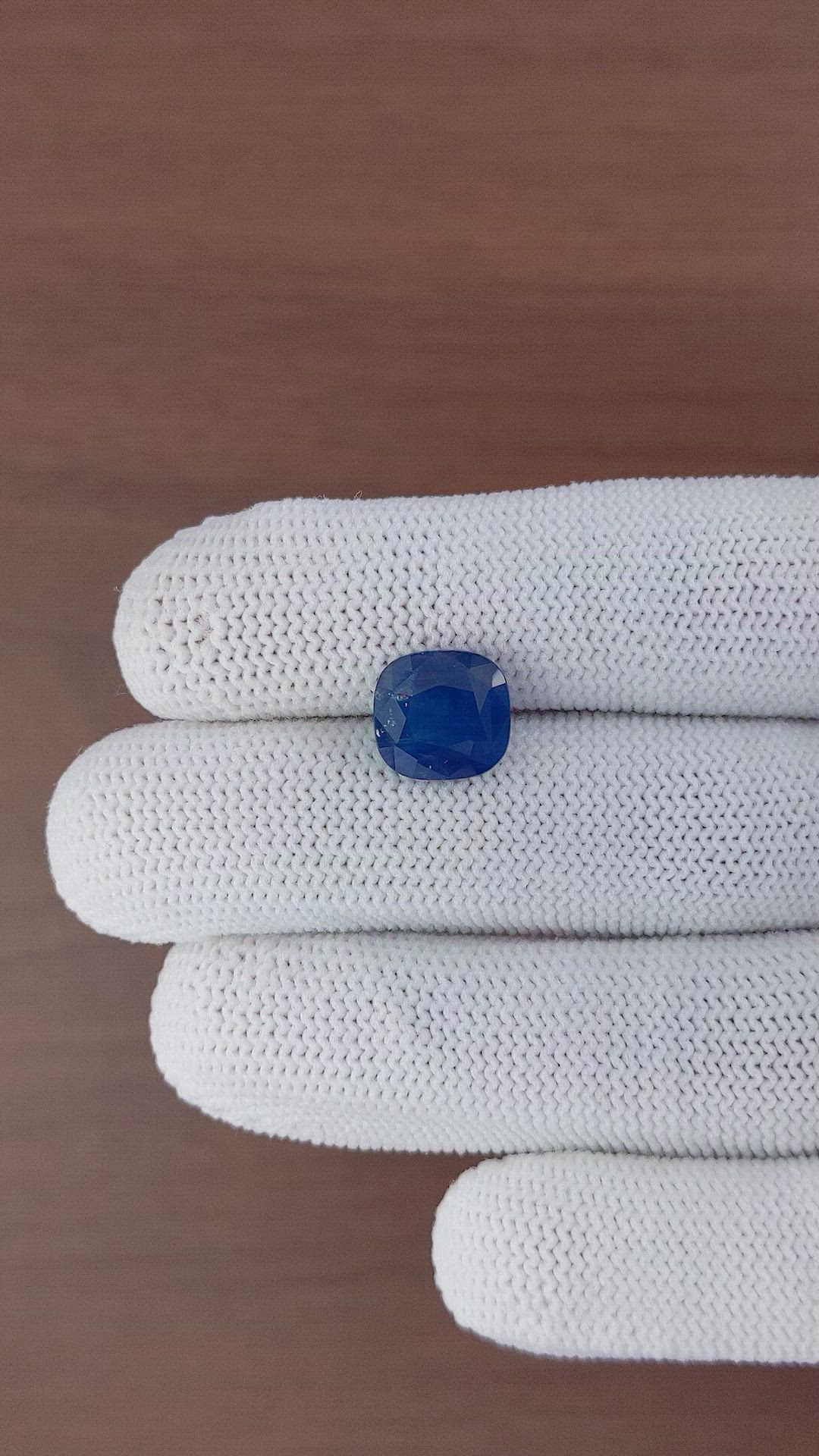 4.43 Ct. Blue Sapphire from Ceylon (Sri Lanka) Size Video