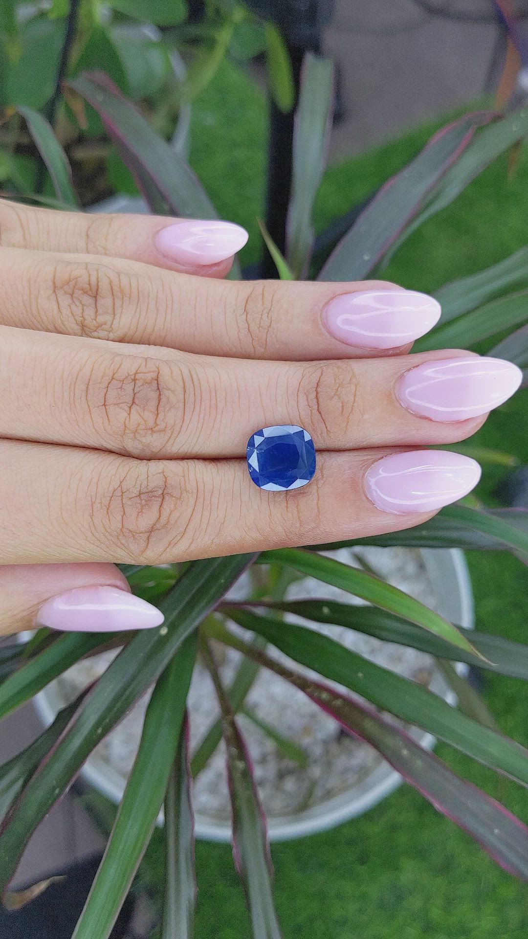 4.43 Ct. Blue Sapphire from Ceylon (Sri Lanka) Size Video