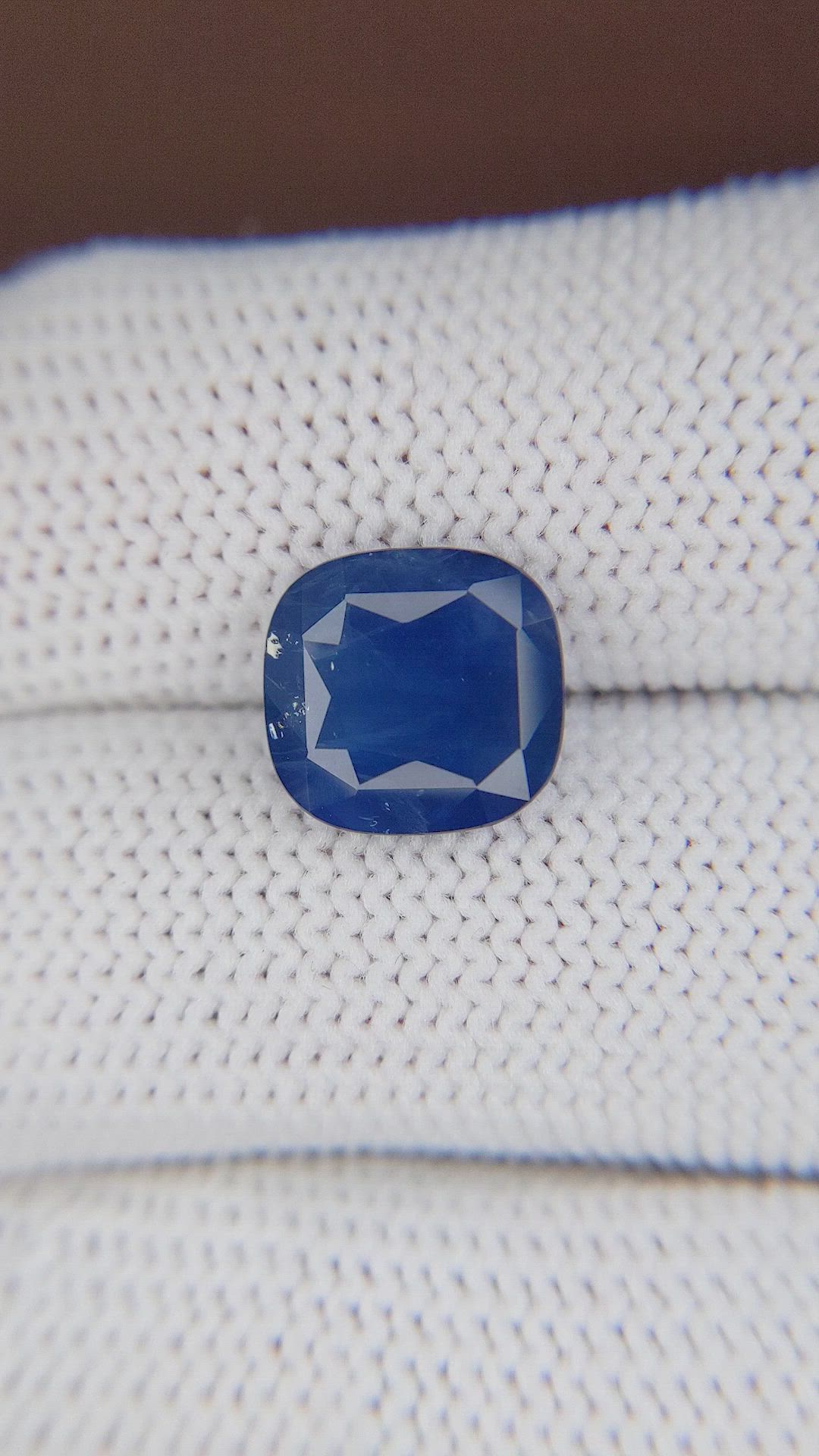 4.43 Ct. Blue Sapphire from Ceylon (Sri Lanka) Size Video