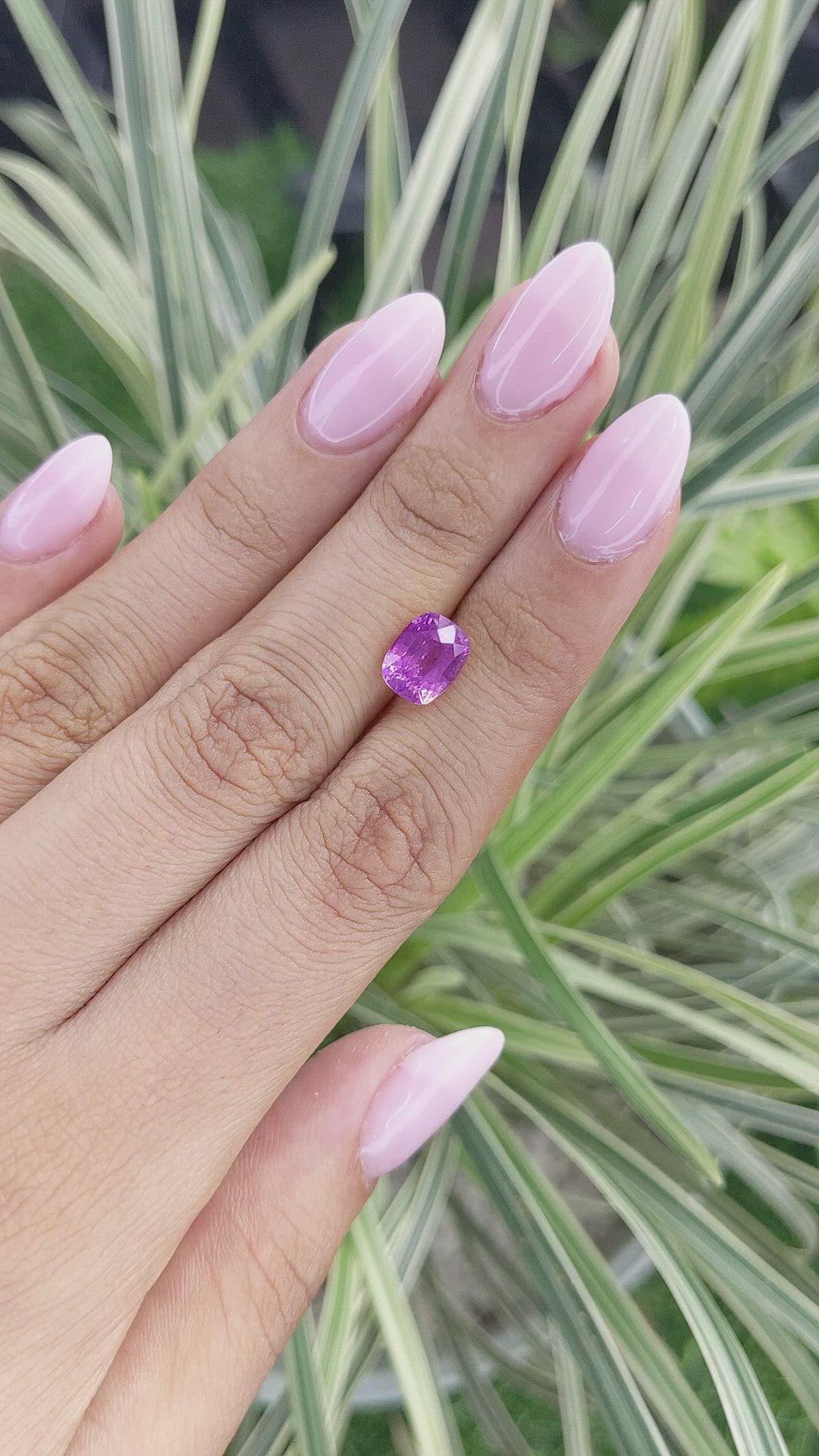 3.15 Ct. Pinkish Purple Sapphire from Ceylon (Sri Lanka) Size Video