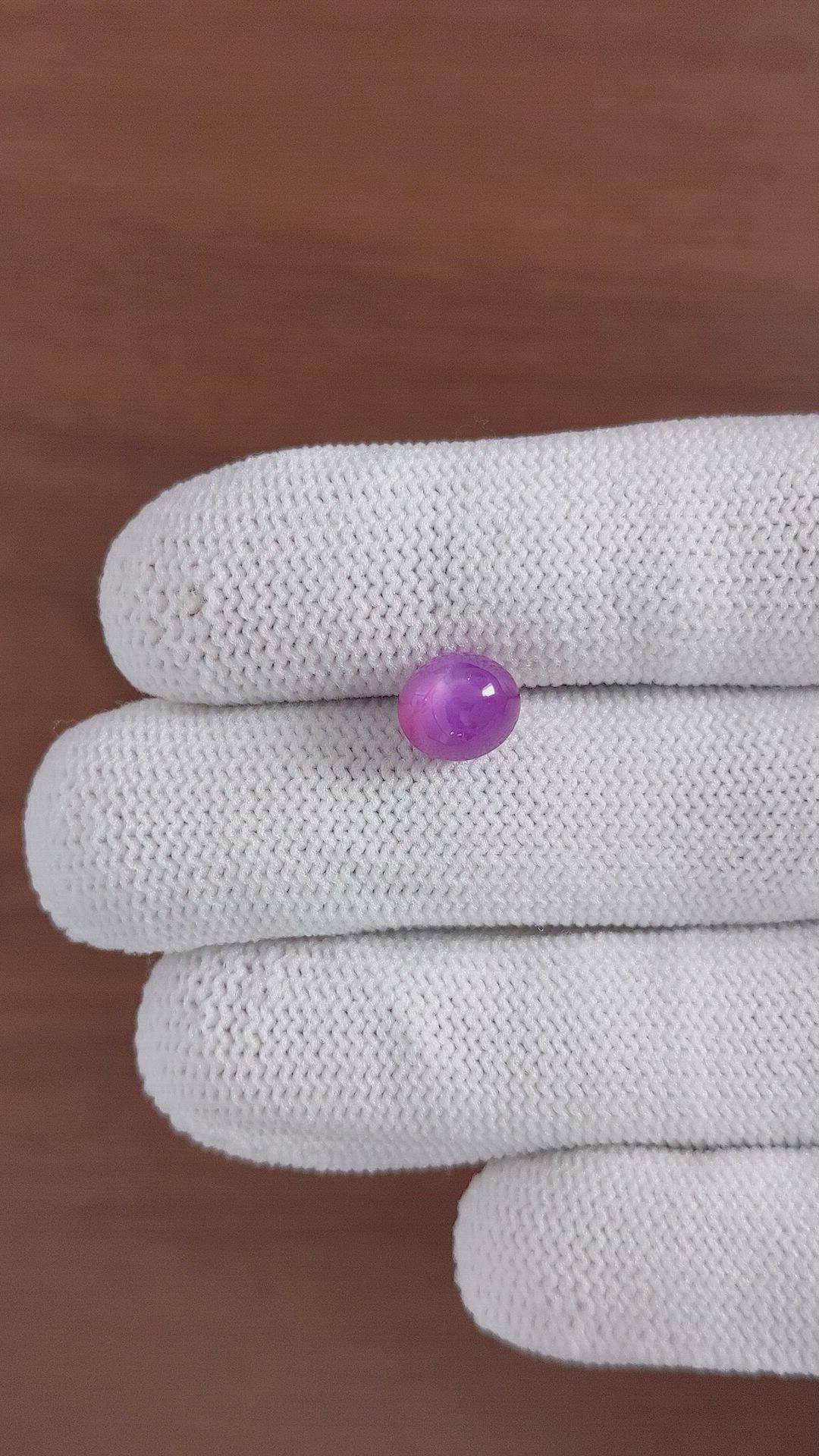 5.03 Ct. Pinkish Purple Star Sapphire from Ceylon (Sri Lanka) Size Video