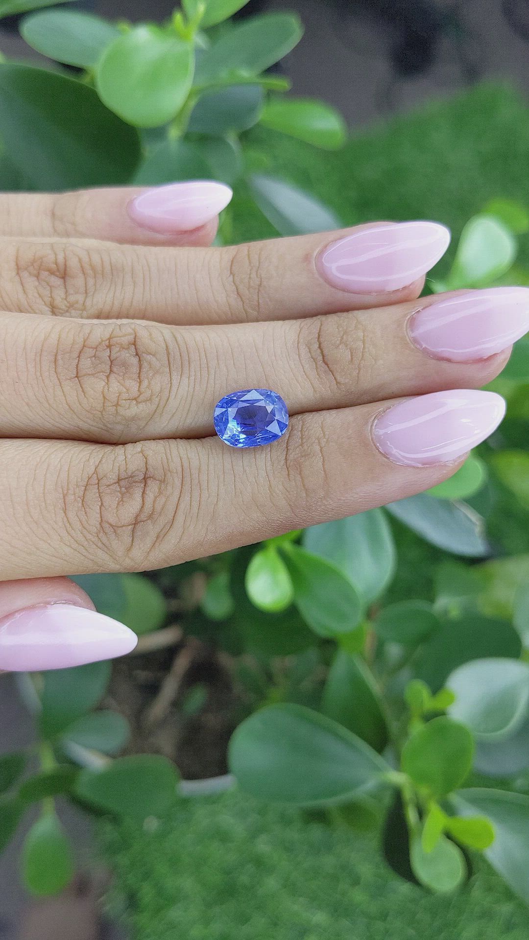 4.07 Ct. Blue Sapphire from Ceylon (Sri Lanka) Size Video
