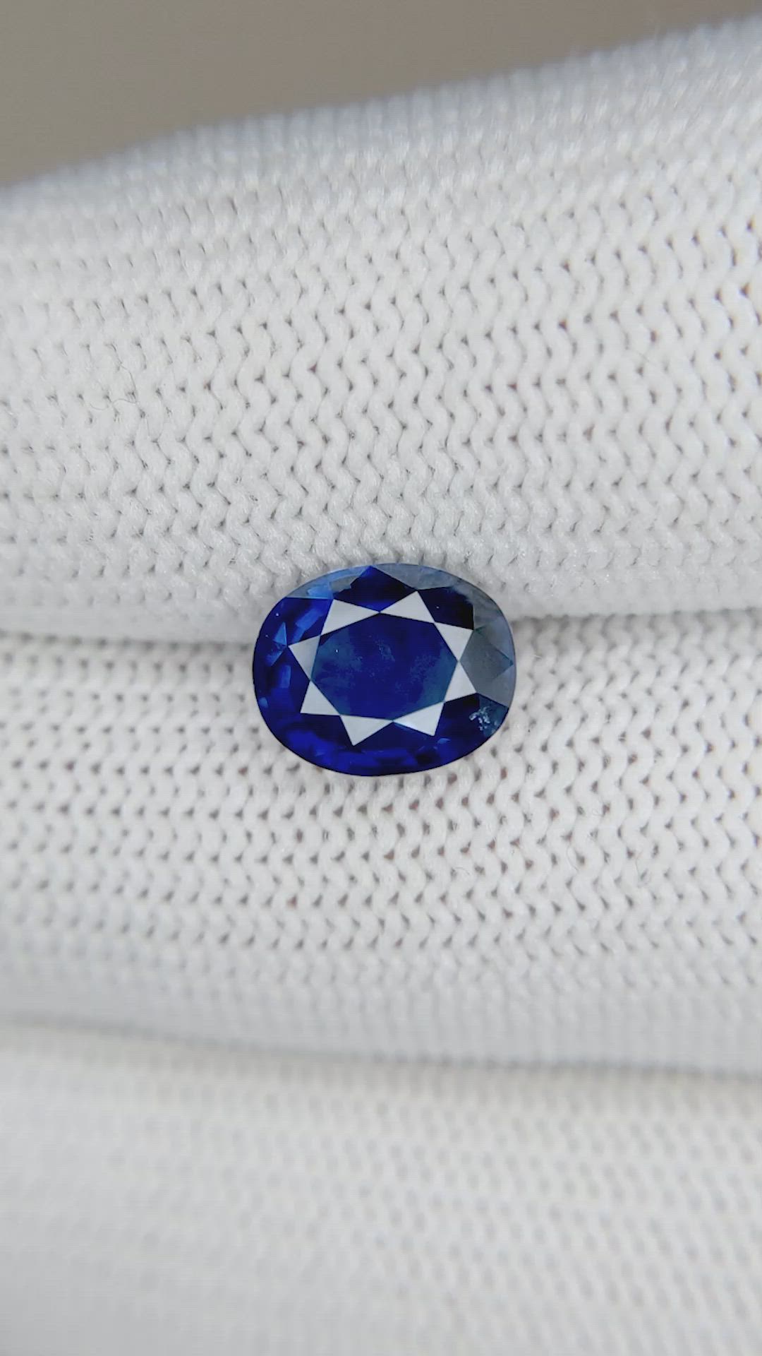 2.58 Ct. Blue Sapphire from Ceylon (Sri Lanka) Size Video