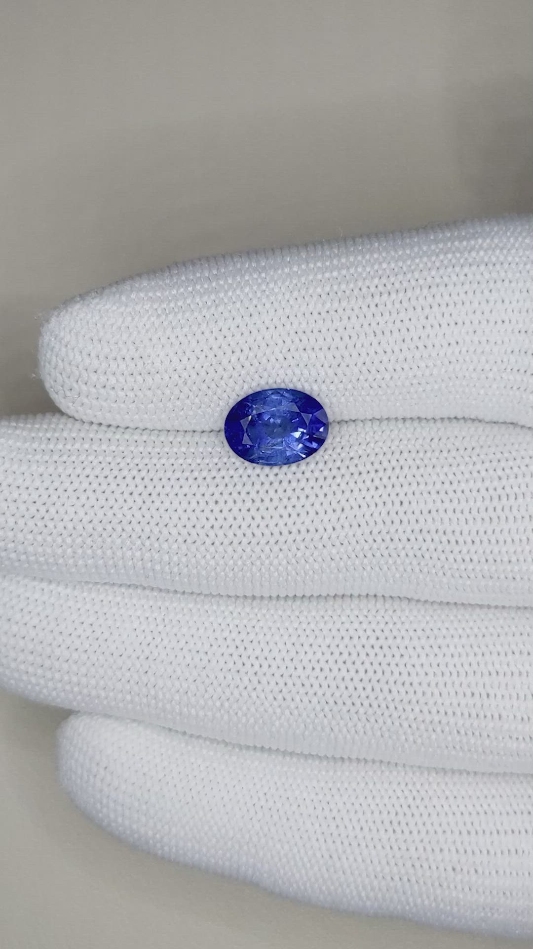 3.11 Ct. Blue Sapphire from Ceylon (Sri Lanka) Size Video