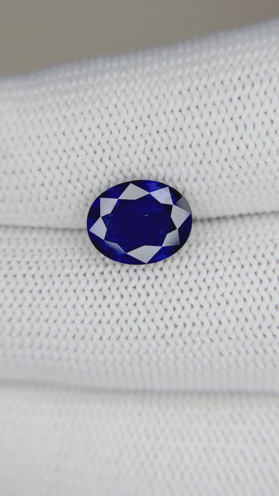 3.33 Ct. Blue Sapphire from Ceylon (Sri Lanka) Size Video