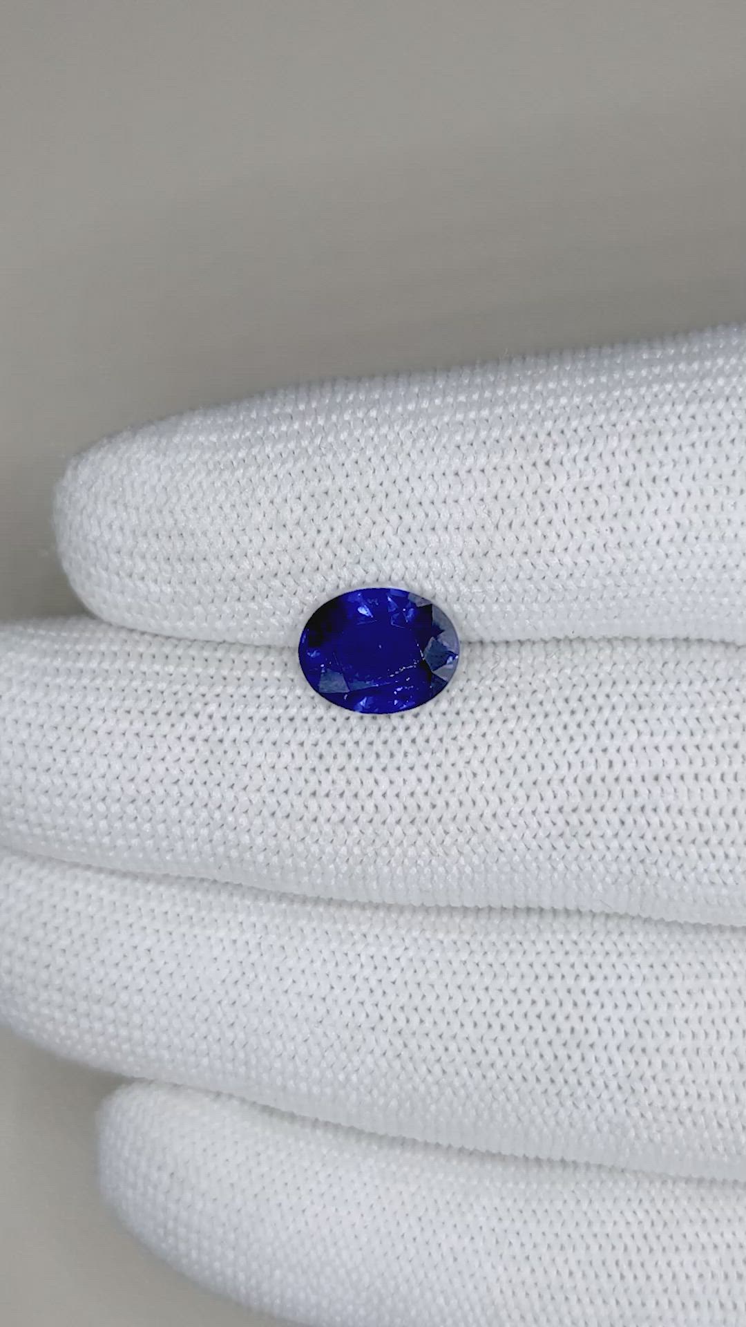 3.44 Ct. Blue Sapphire from Ceylon (Sri Lanka) Size Video