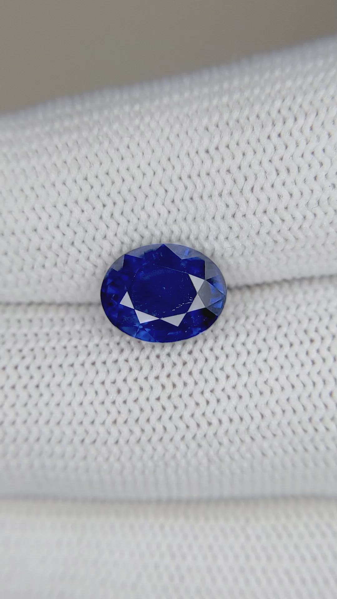 3.44 Ct. Blue Sapphire from Ceylon (Sri Lanka) Size Video