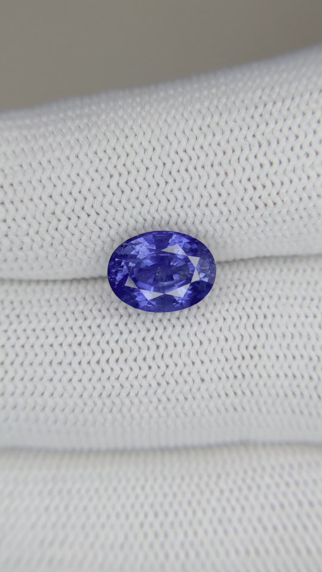 3.96 Ct. Blue Sapphire from Ceylon (Sri Lanka) Size Video