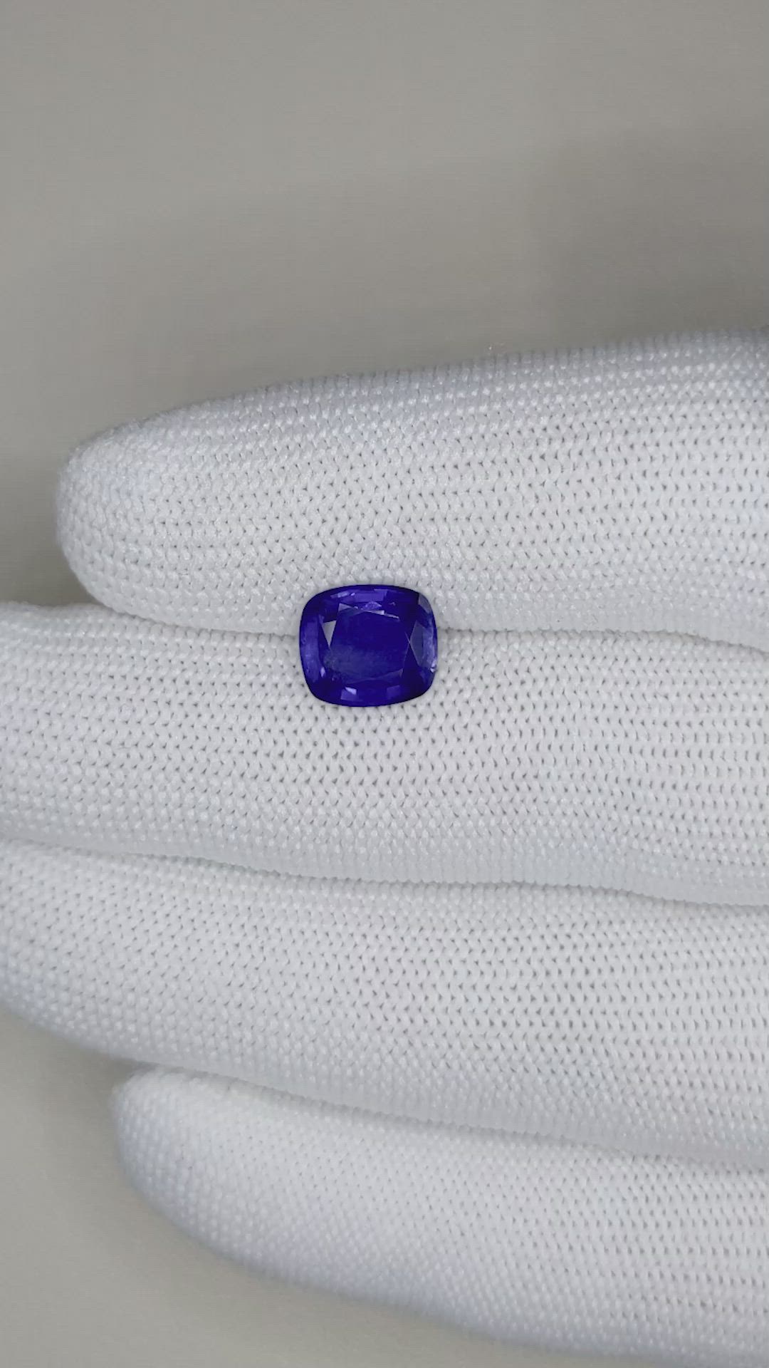2.71 Ct. Blue Sapphire from Ceylon (Sri Lanka) Size Video