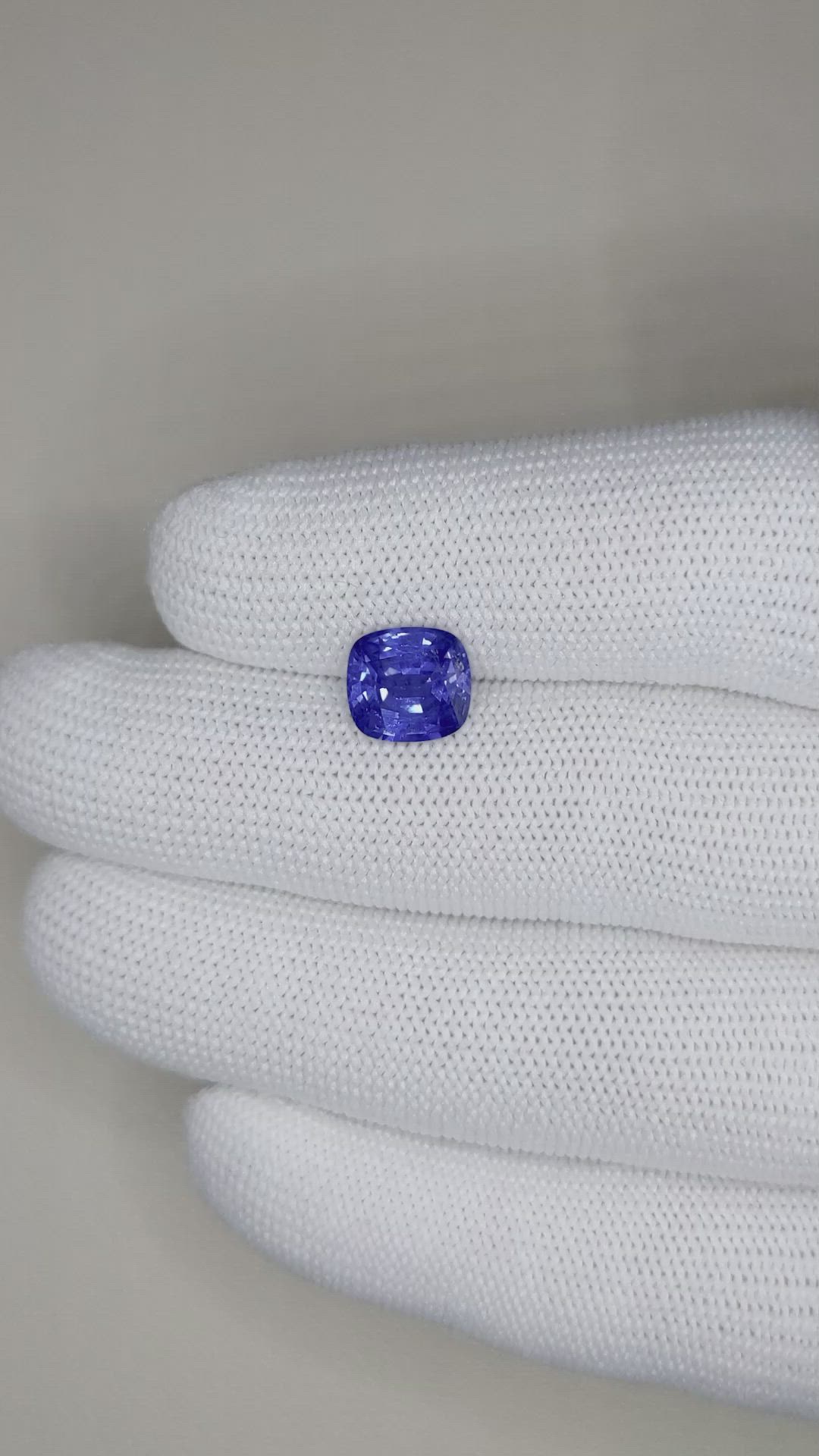 3.15 Ct. Blue Sapphire from Ceylon (Sri Lanka) Size Video