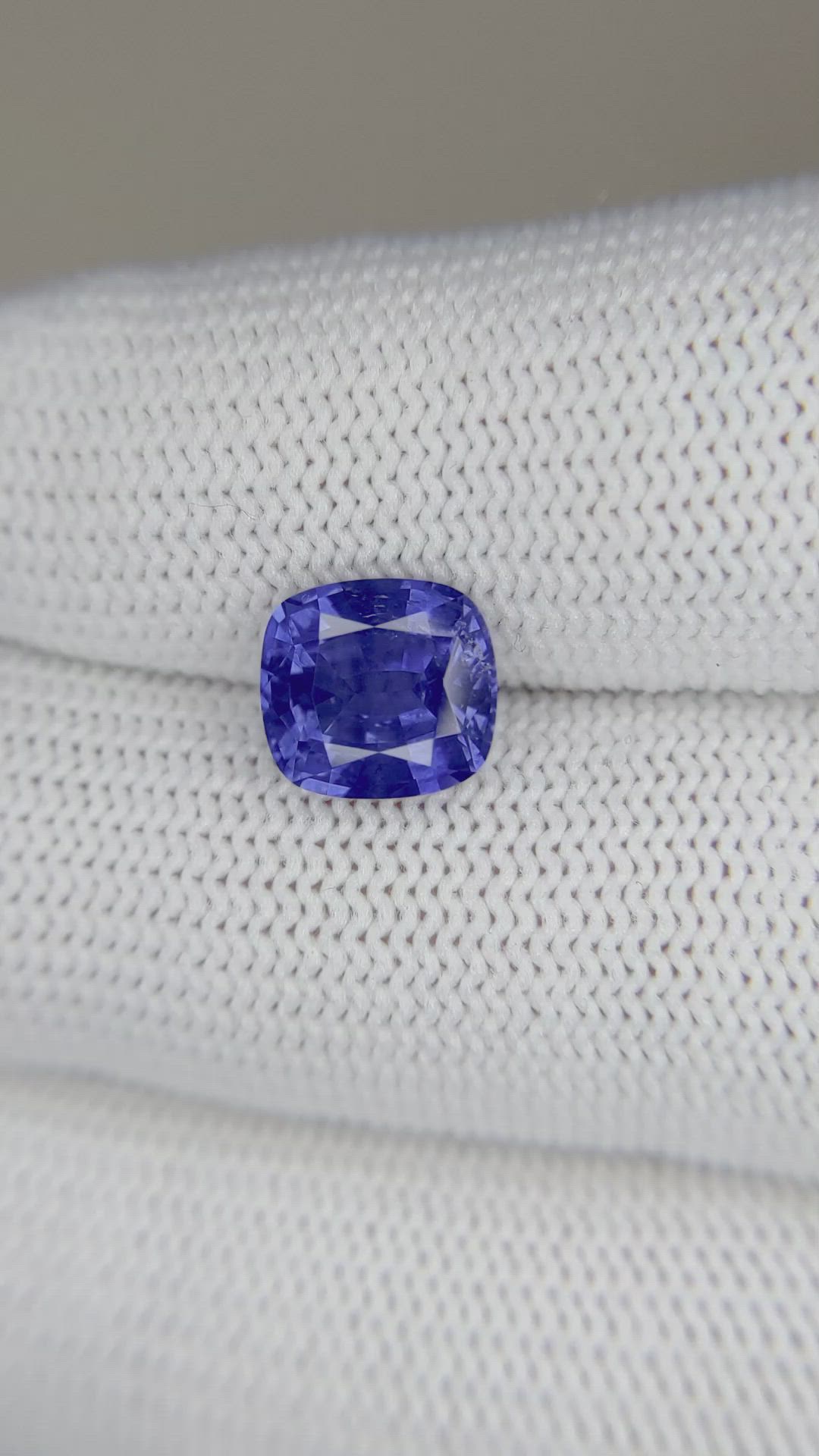 3.15 Ct. Blue Sapphire from Ceylon (Sri Lanka) Size Video