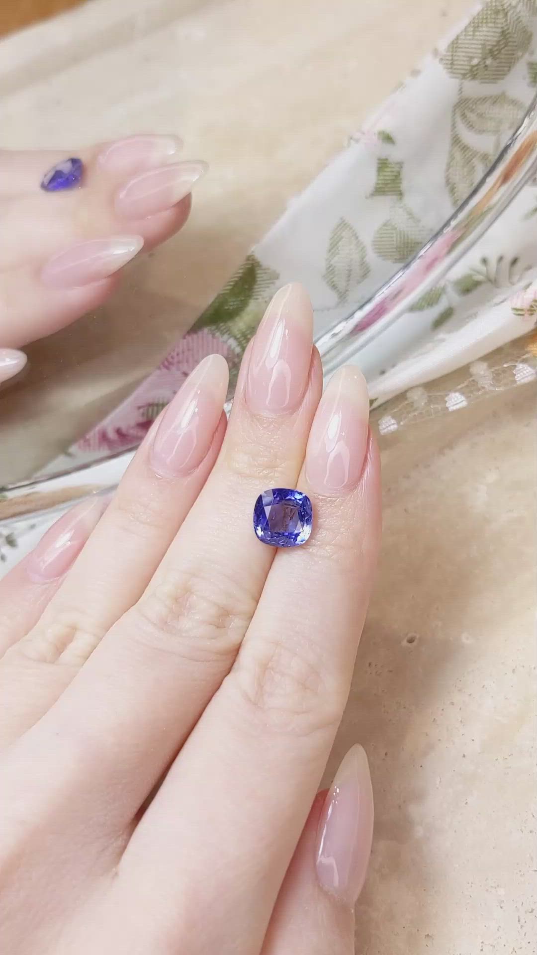 3.92 Ct. Blue Sapphire from Ceylon (Sri Lanka) Size Video