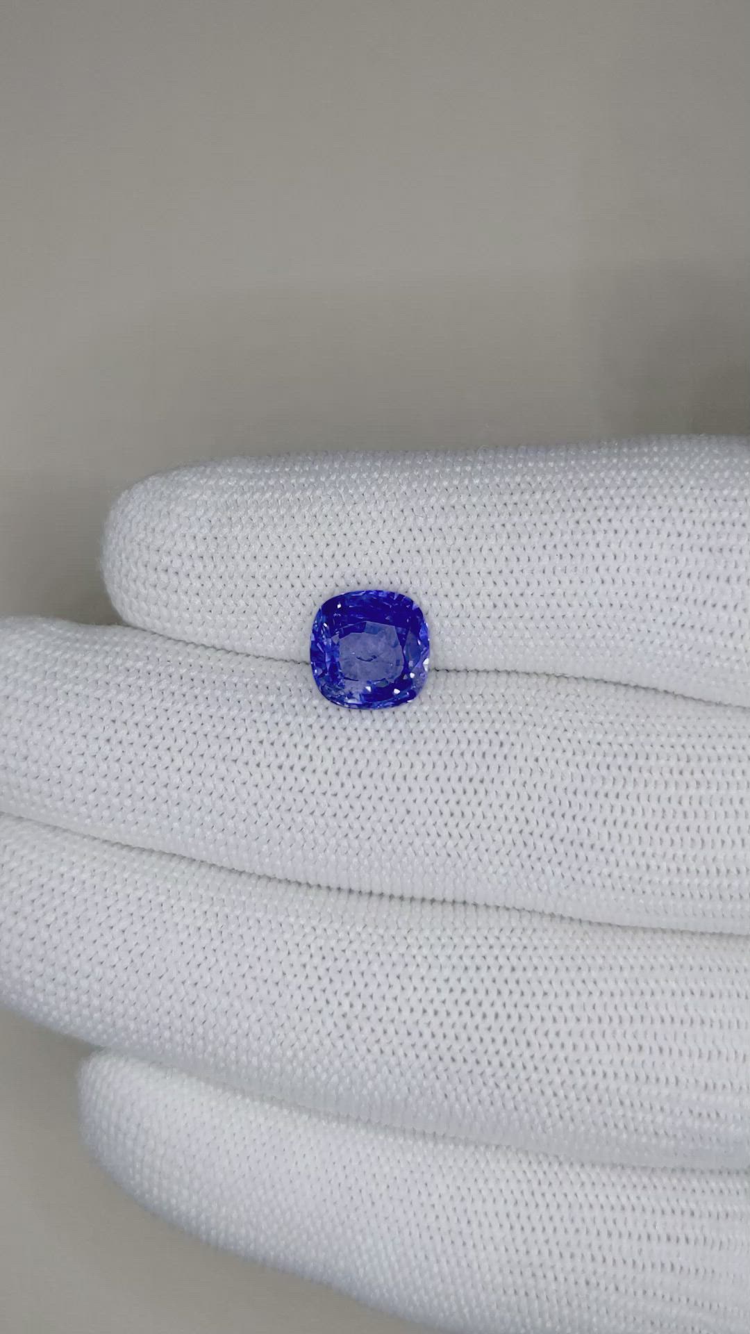 3.92 Ct. Blue Sapphire from Ceylon (Sri Lanka) Size Video