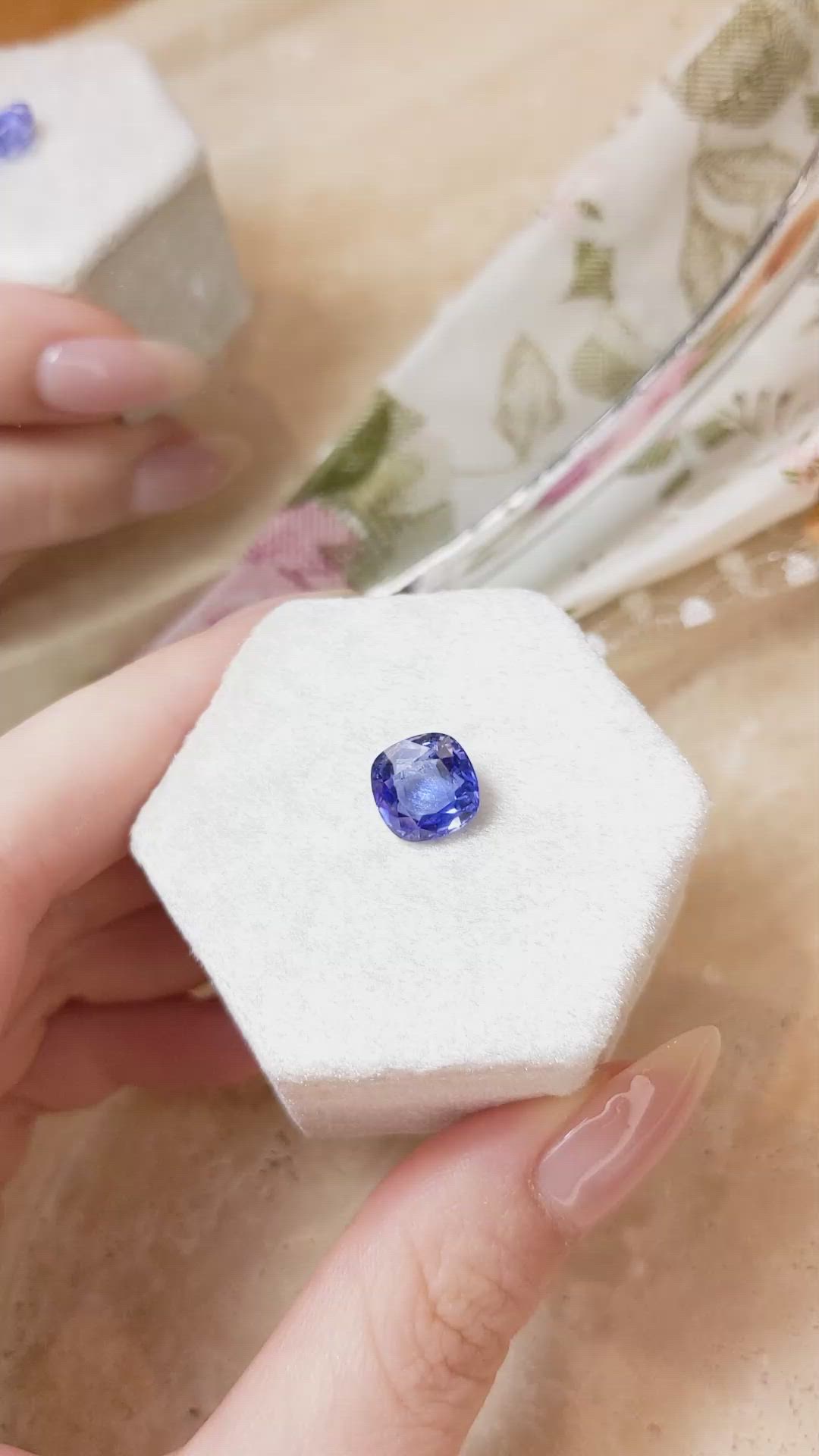 3.92 Ct. Blue Sapphire from Ceylon (Sri Lanka) Size Video