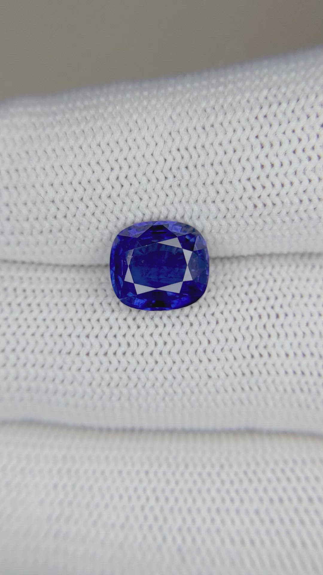 3.42 Ct. Blue Sapphire from Ceylon (Sri Lanka) Size Video