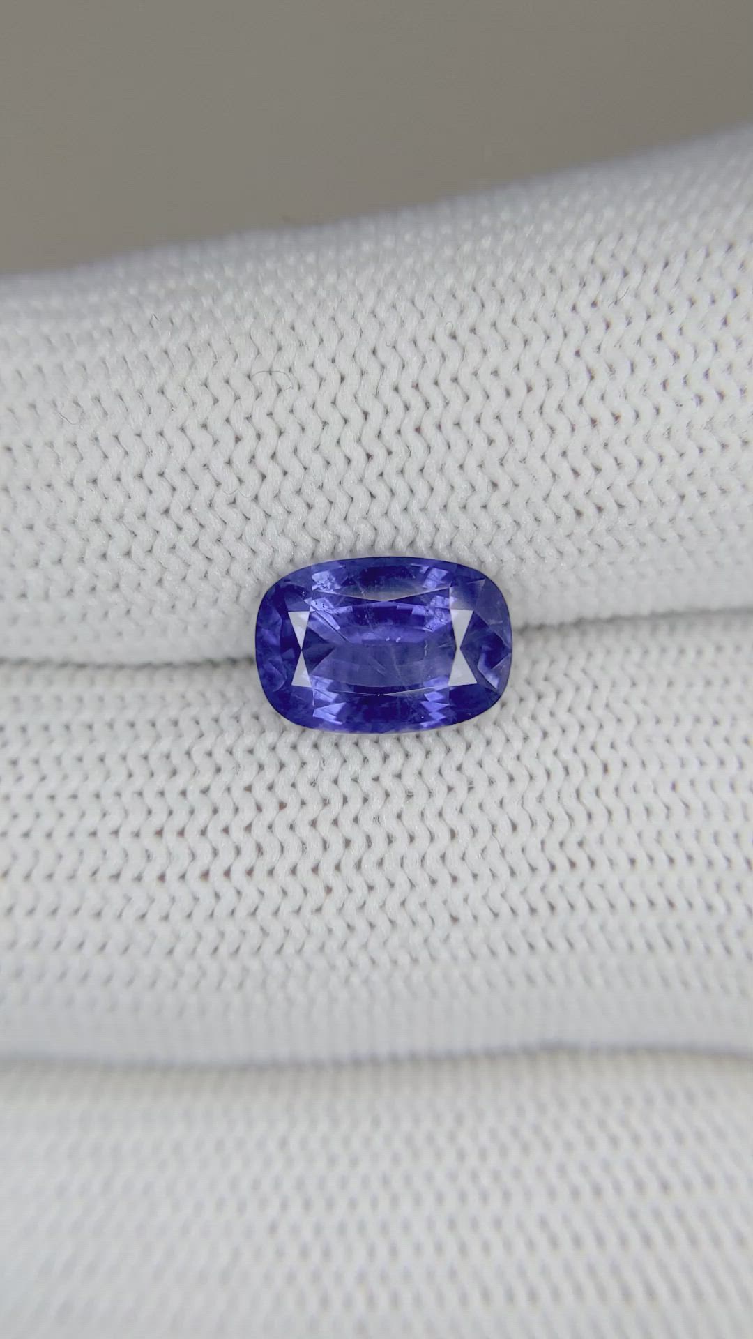 2.98 Ct. Blue Sapphire from Ceylon (Sri Lanka) Size Video