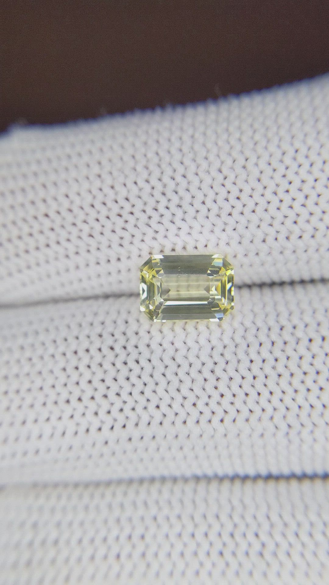 2.16 Ct. Yellow Sapphire from Ceylon (Sri Lanka) Size Video