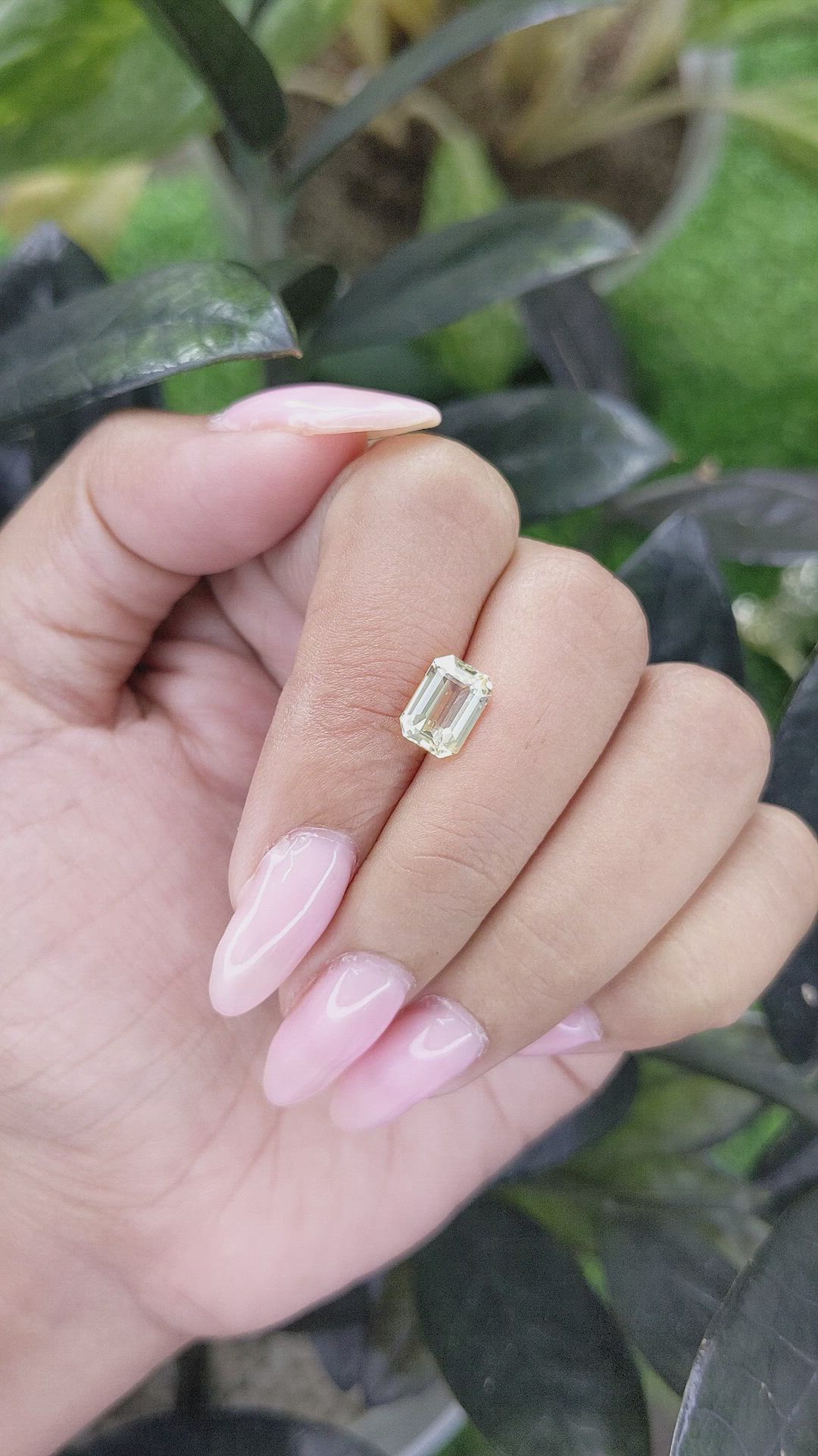 2.16 Ct. Yellow Sapphire from Ceylon (Sri Lanka) Size Video