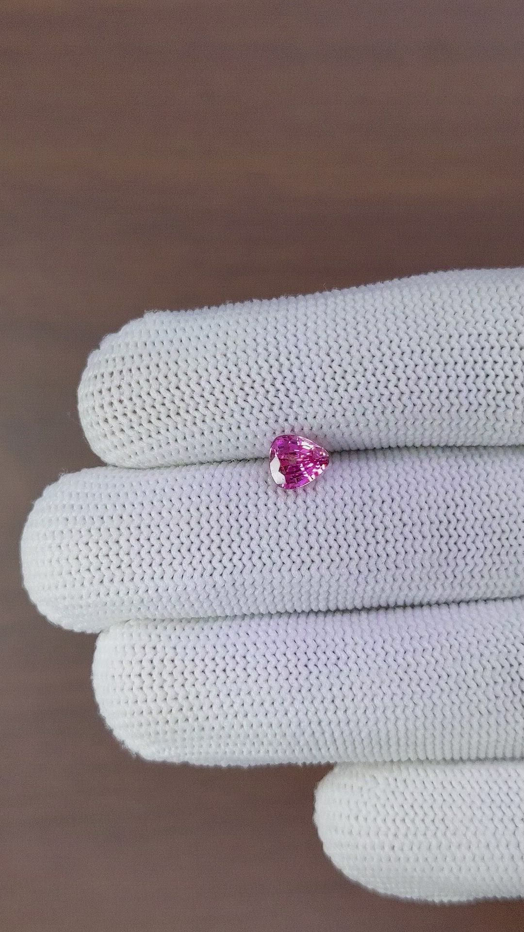 1.03 Ct. Pink Sapphire from Ceylon (Sri Lanka) Size Video