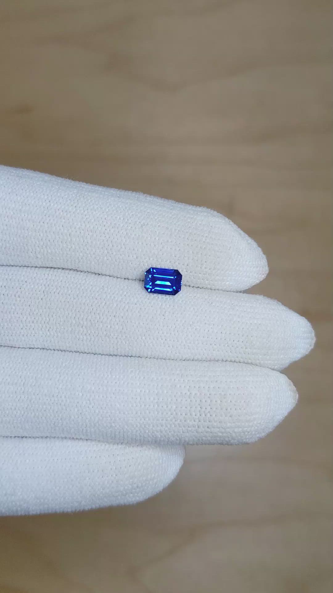 1.06 Ct. Blue Sapphire from Ceylon (Sri Lanka) Size Video