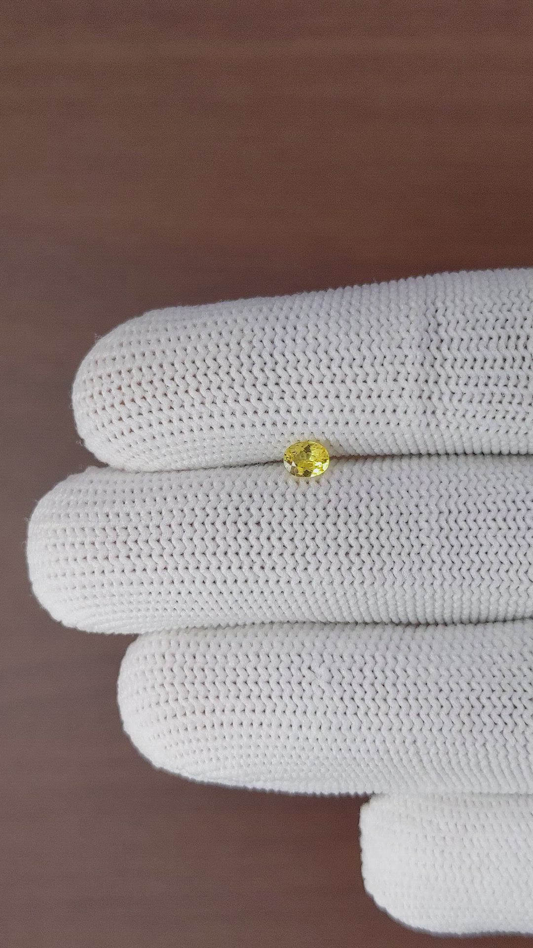 0.32 Ct. Yellow Sapphire from Ceylon (Sri Lanka) Size Video