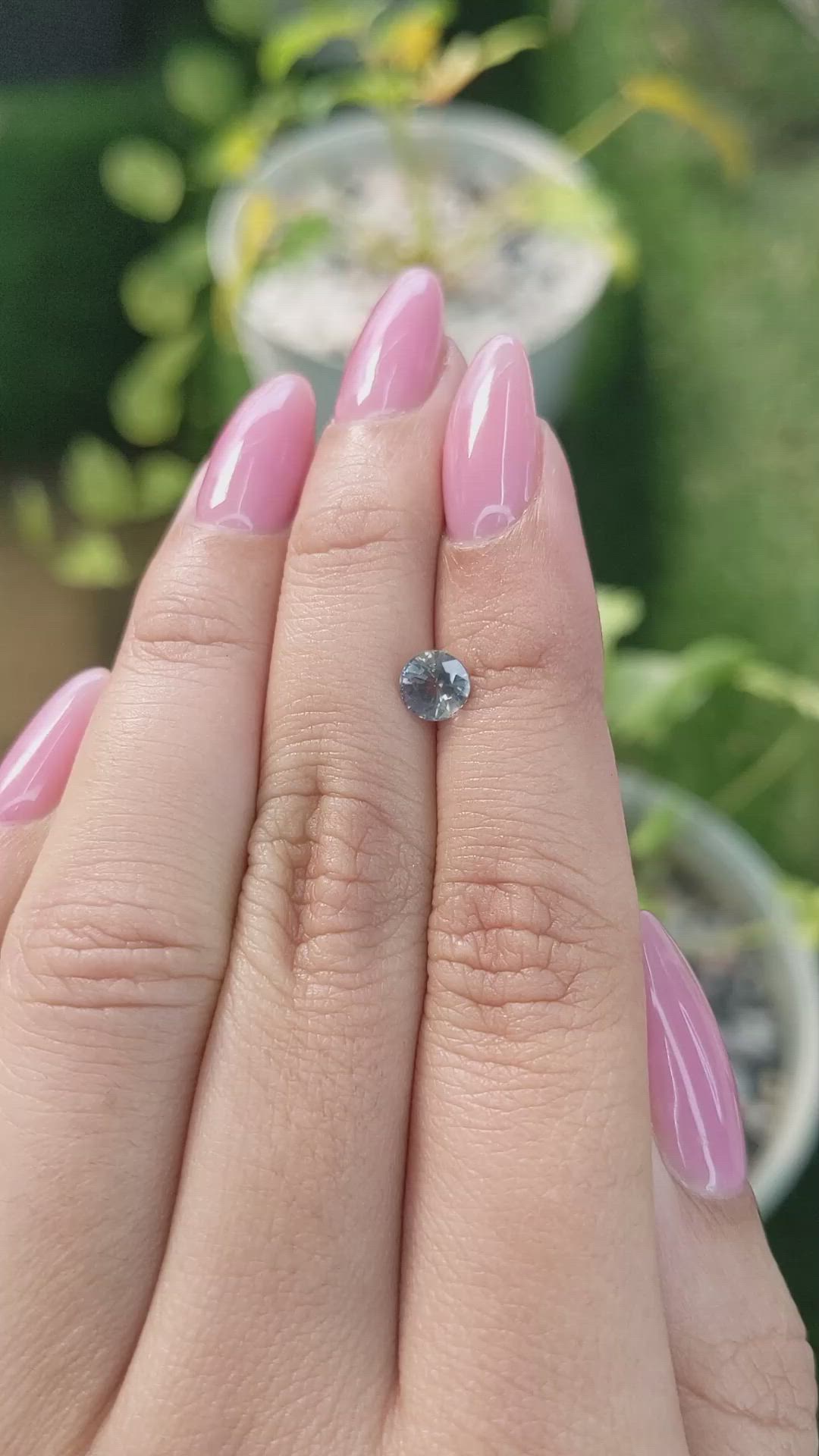 0.90 Ct. Bi Color Sapphire from Ceylon (Sri Lanka) Size Video