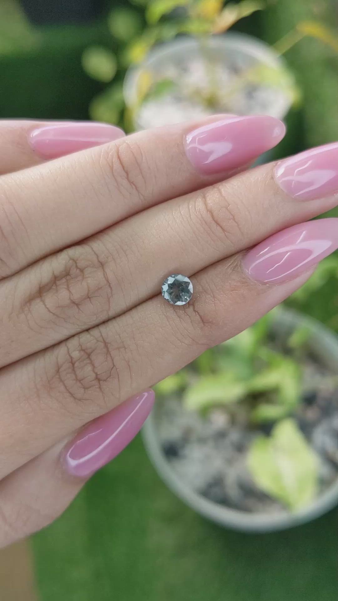 0.90 Ct. Bi Color Sapphire from Ceylon (Sri Lanka) Size Video