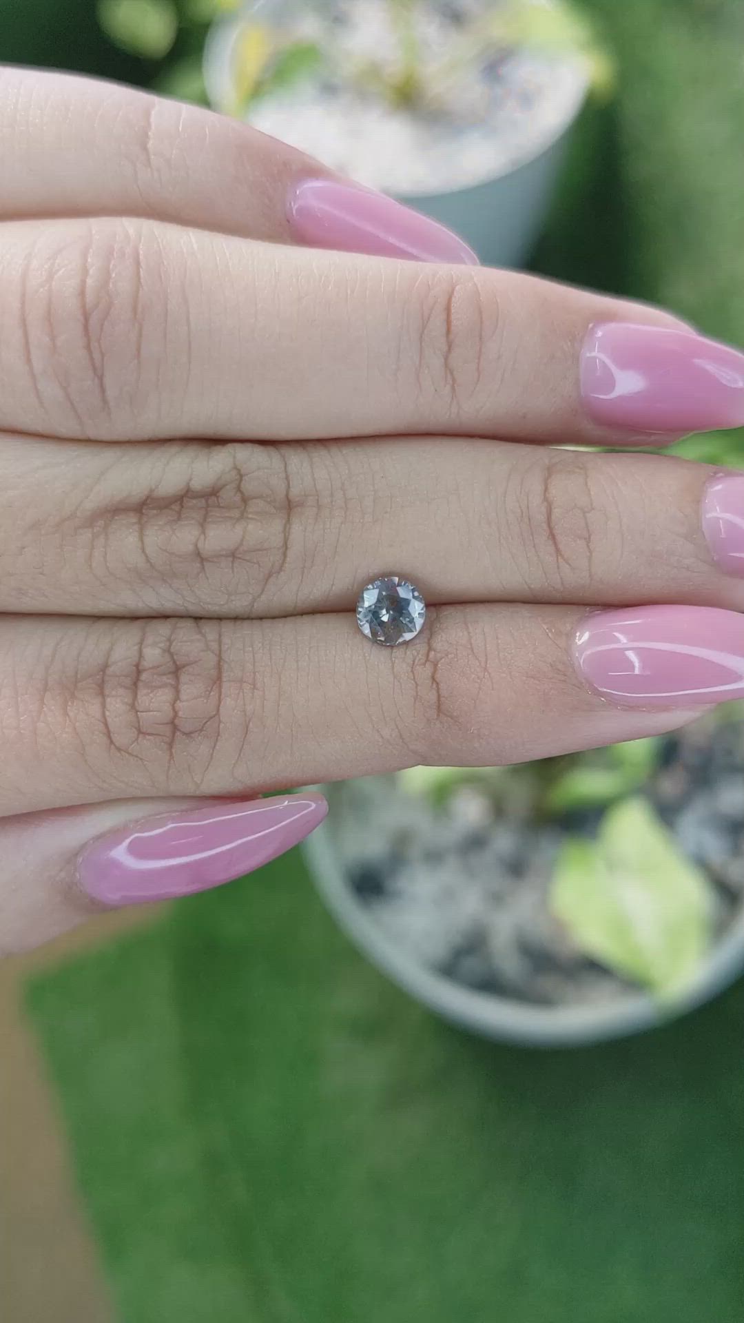 0.90 Ct. Bi Color Sapphire from Ceylon (Sri Lanka) Size Video