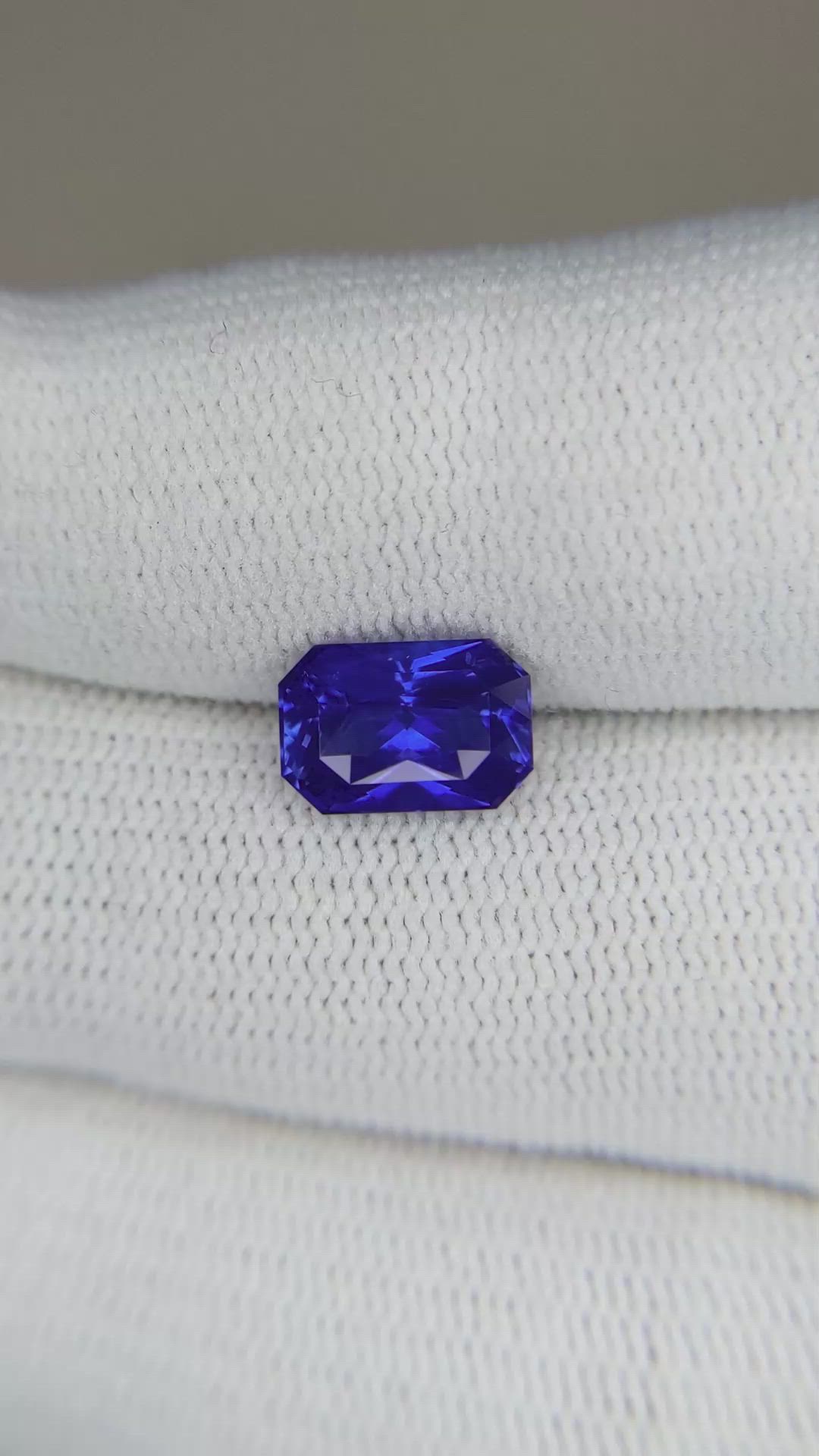 2.58 Ct. Blue Sapphire from Ceylon (Sri Lanka) Size Video