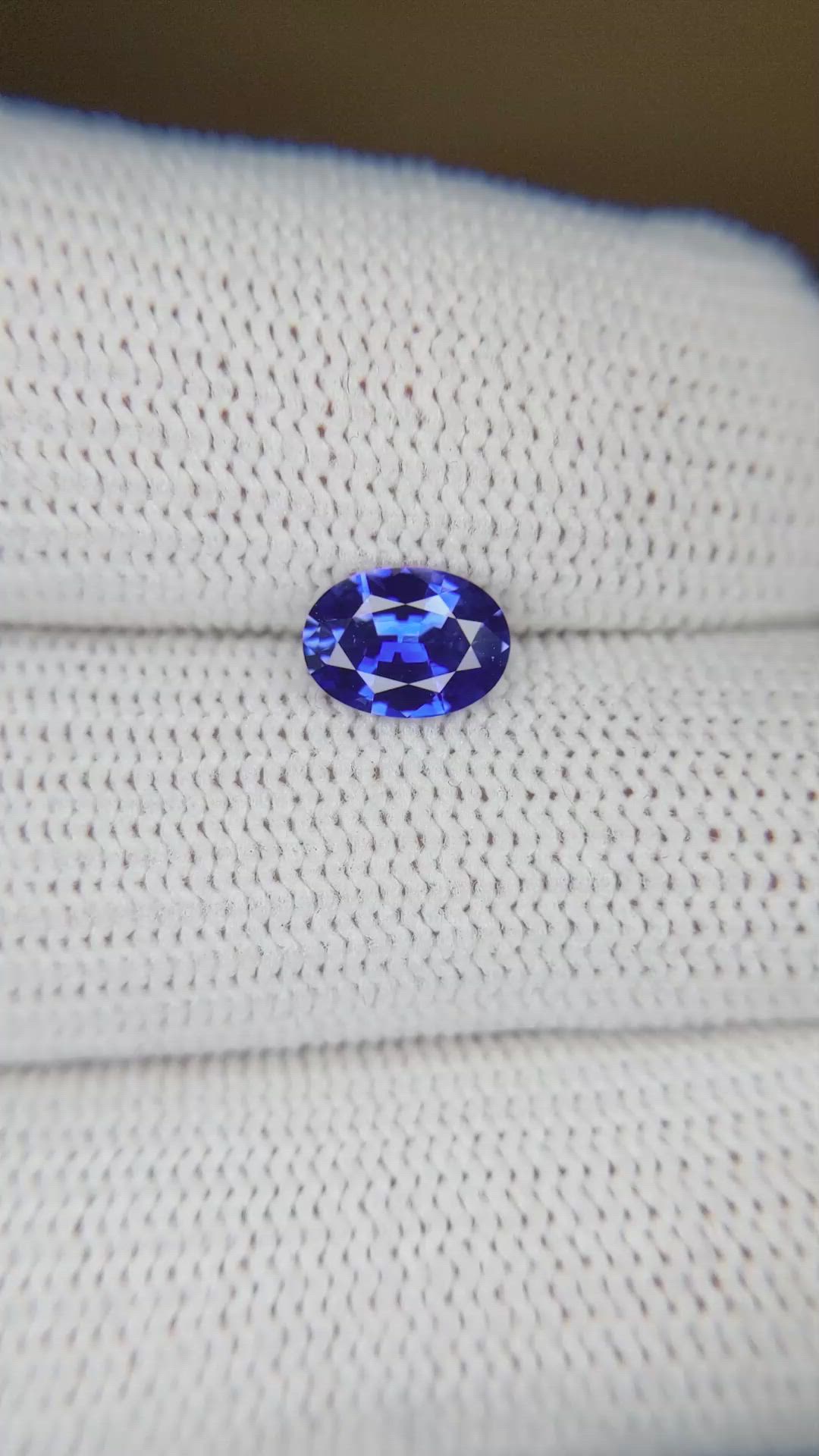 1.08 Ct. Blue Sapphire from Ceylon (Sri Lanka) Size Video