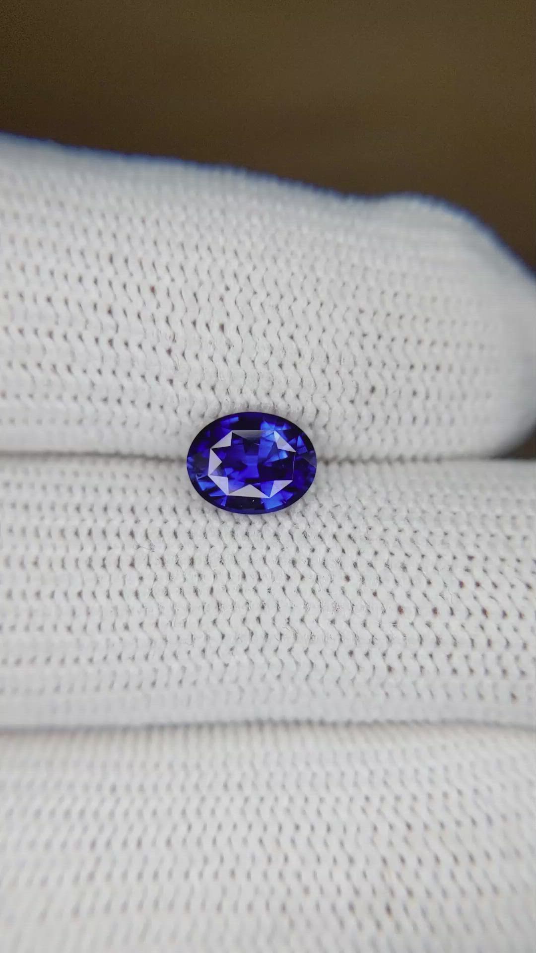 1.28 Ct. Blue Sapphire from Ceylon (Sri Lanka) Size Video