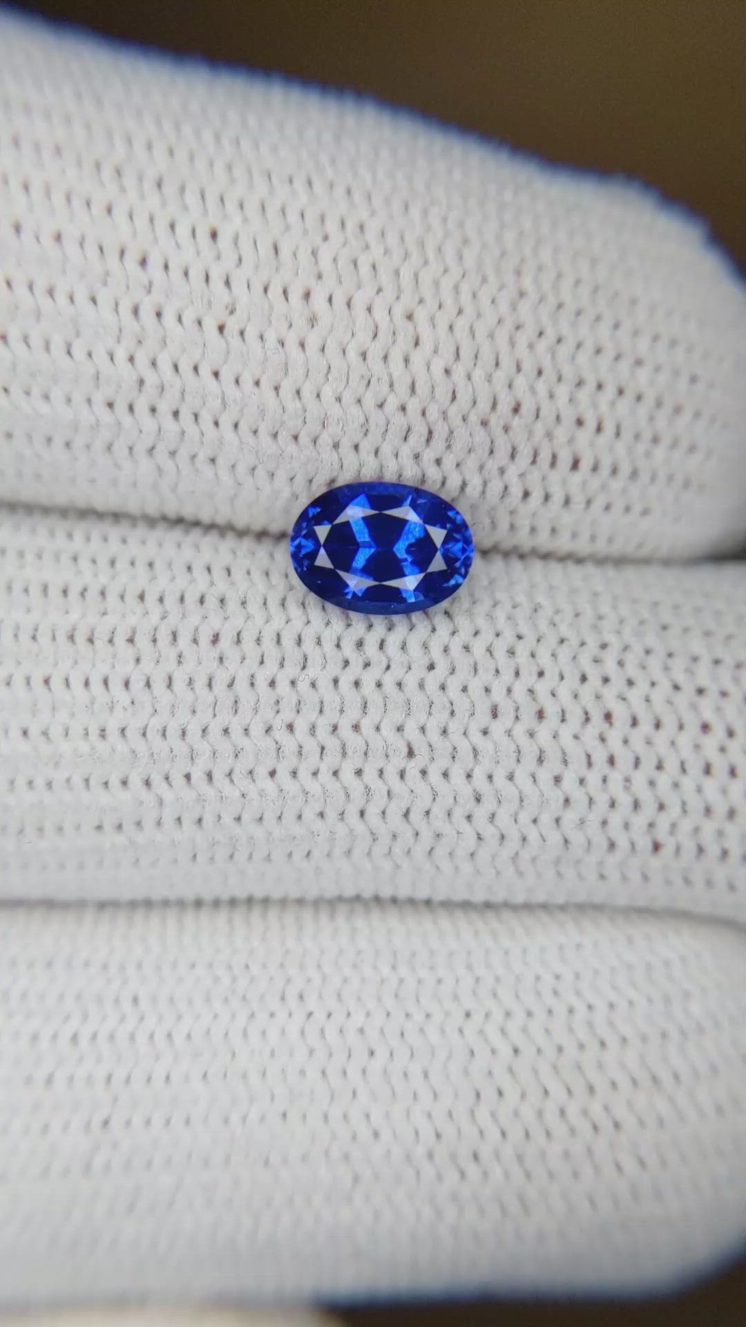 1.08 Ct. Blue Sapphire from Ceylon (Sri Lanka) Size Video