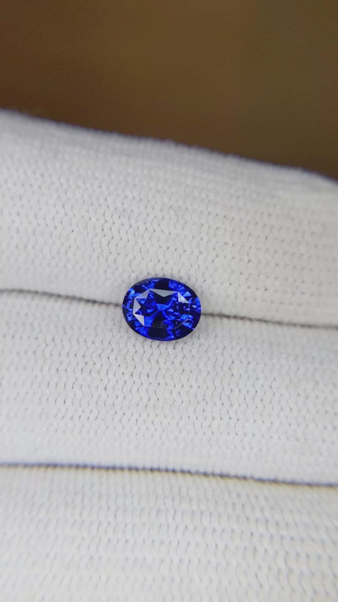 1.06 Ct. Blue Sapphire from Ceylon (Sri Lanka) Size Video
