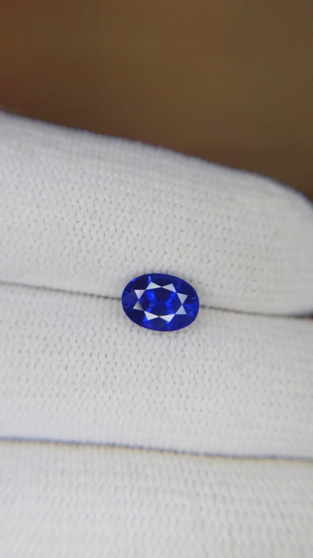 1.34 Ct. Blue Sapphire from Ceylon (Sri Lanka) Size Video