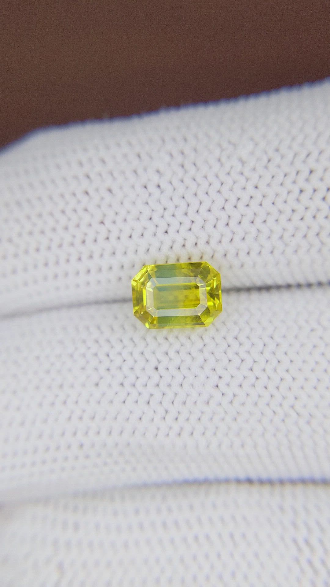 2.54 Ct. Yellow Sapphire from Ceylon (Sri Lanka) Size Video