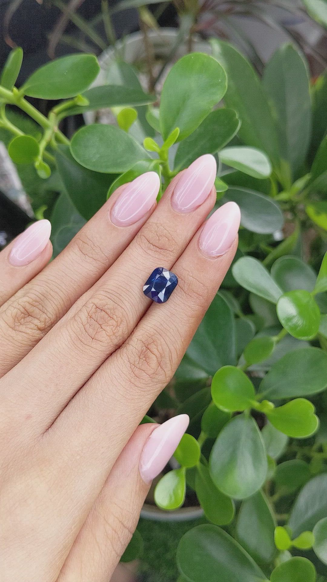 5.52 Ct. Blue Sapphire from Ceylon (Sri Lanka) Size Video